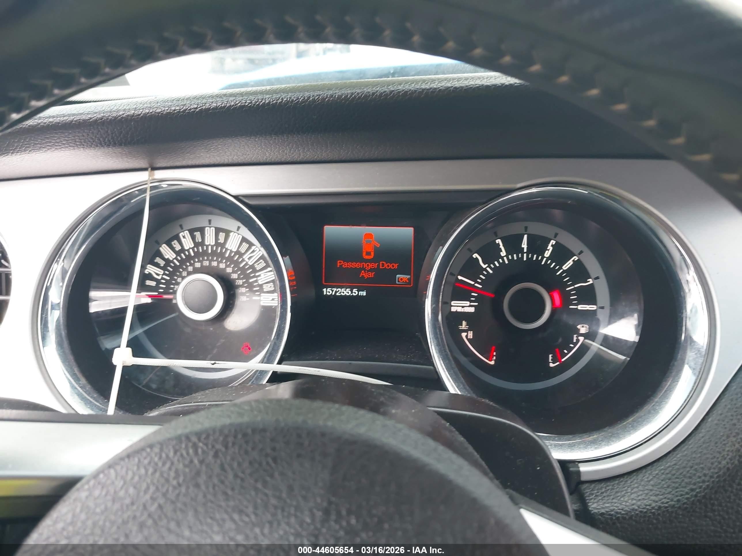 2013 Ford Mustang V6 Синий vin: 1ZVBP8AM7D5215109