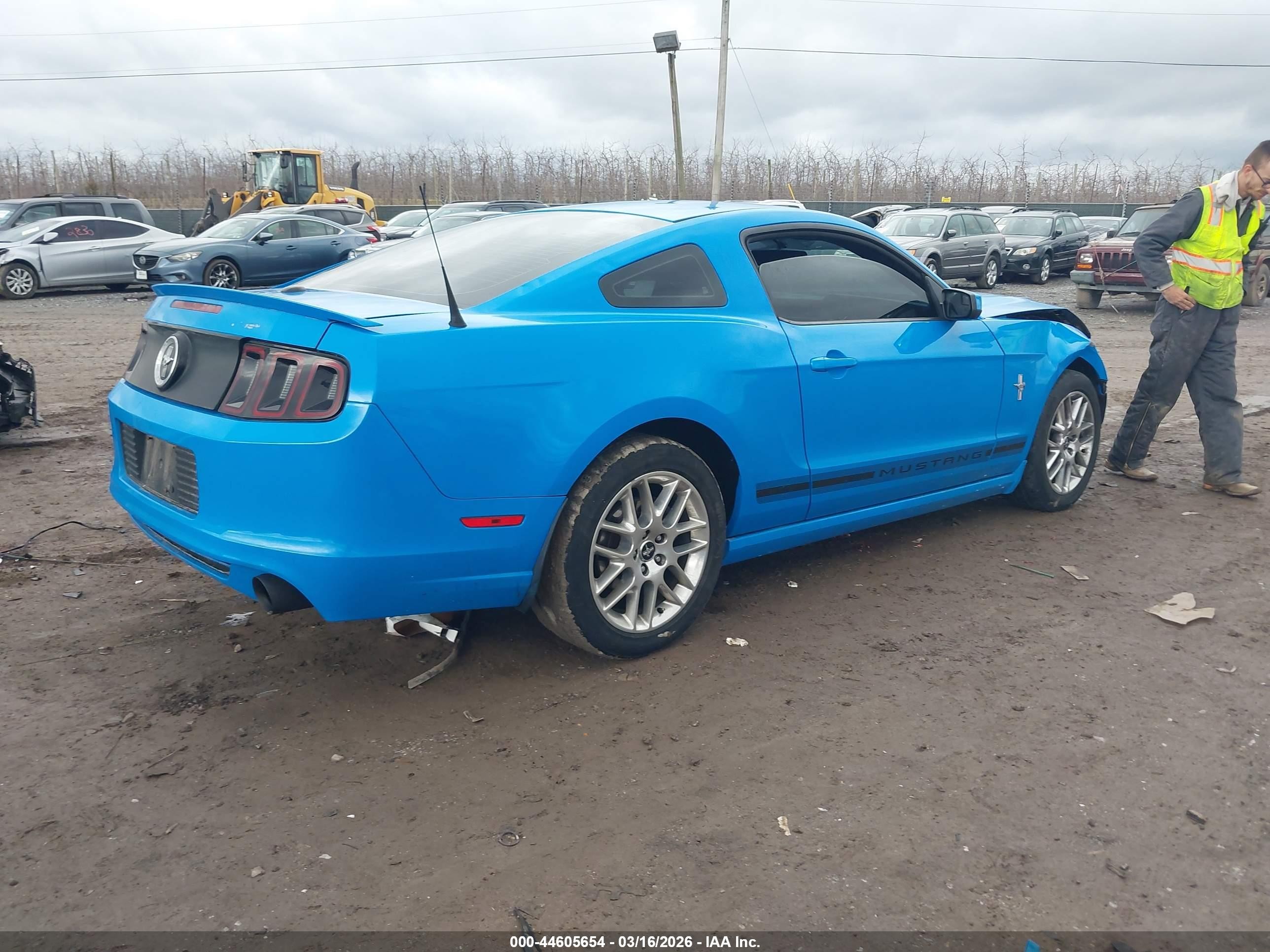 2013 Ford Mustang V6 Синий vin: 1ZVBP8AM7D5215109