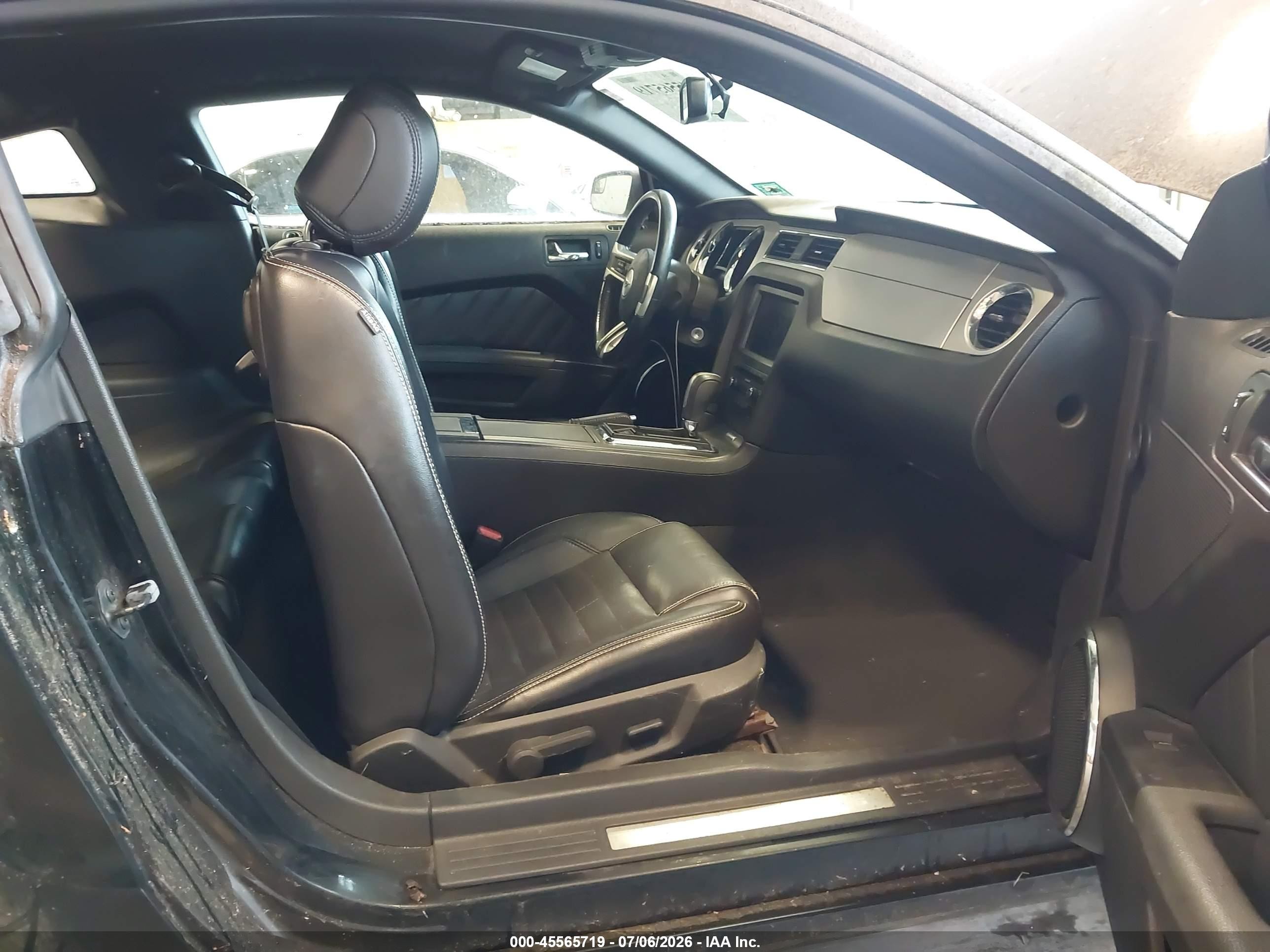 2013 Ford Mustang V6 Premium Black vin: 1ZVBP8AM7D5222920