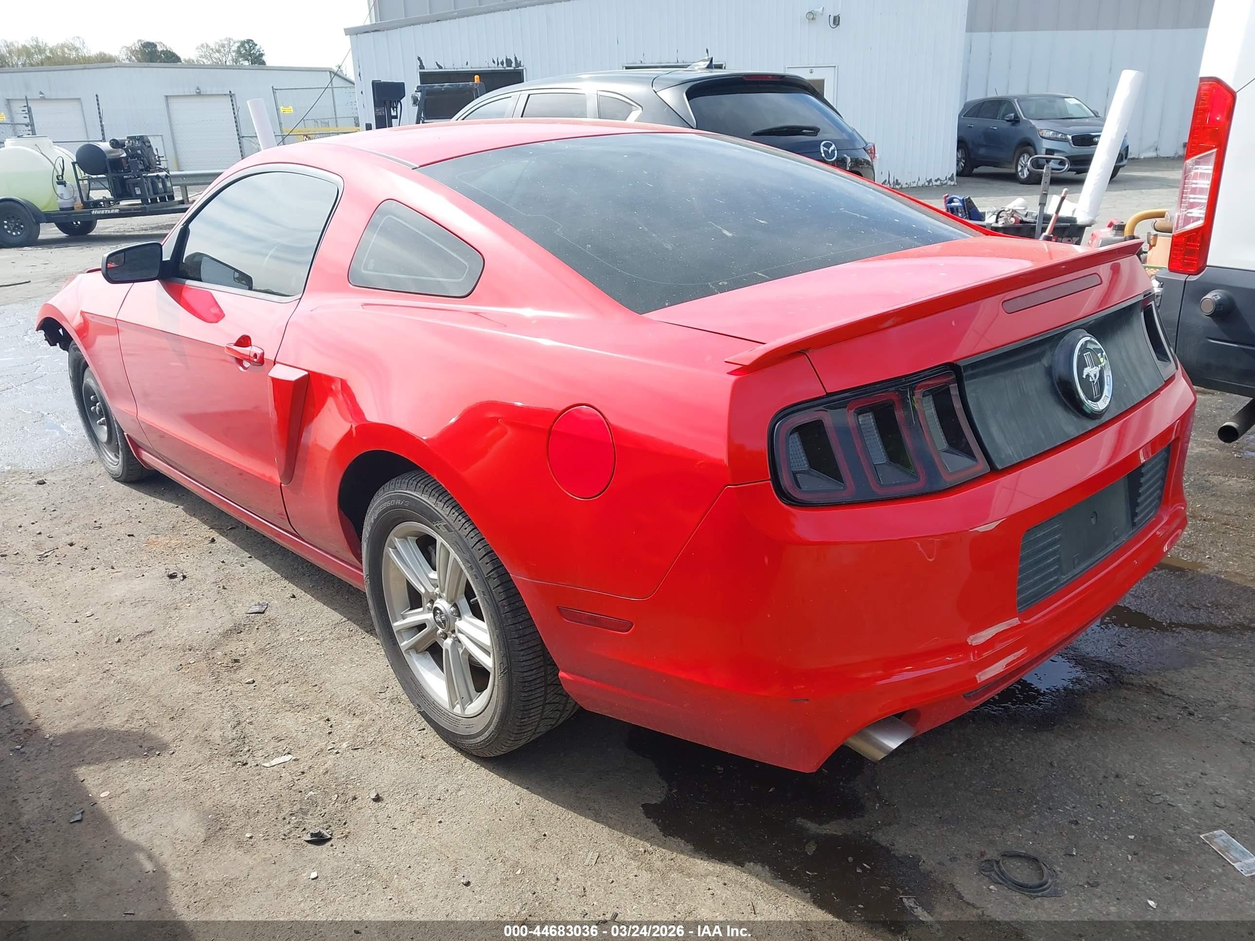 2013 Ford Mustang V6 Red vin: 1ZVBP8AM7D5262365