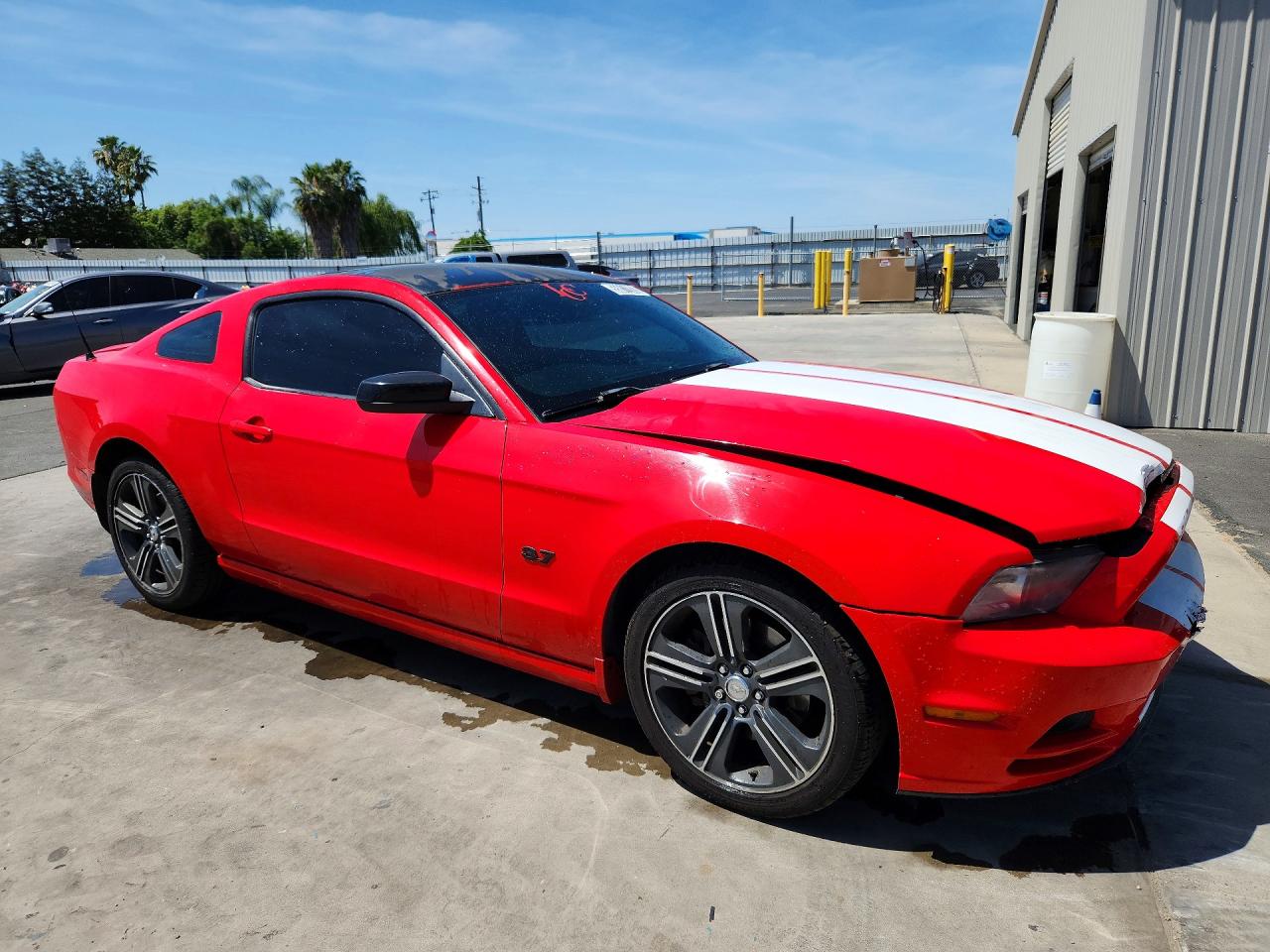 2013 Ford Mustang Red vin: 1ZVBP8AM7D5262558