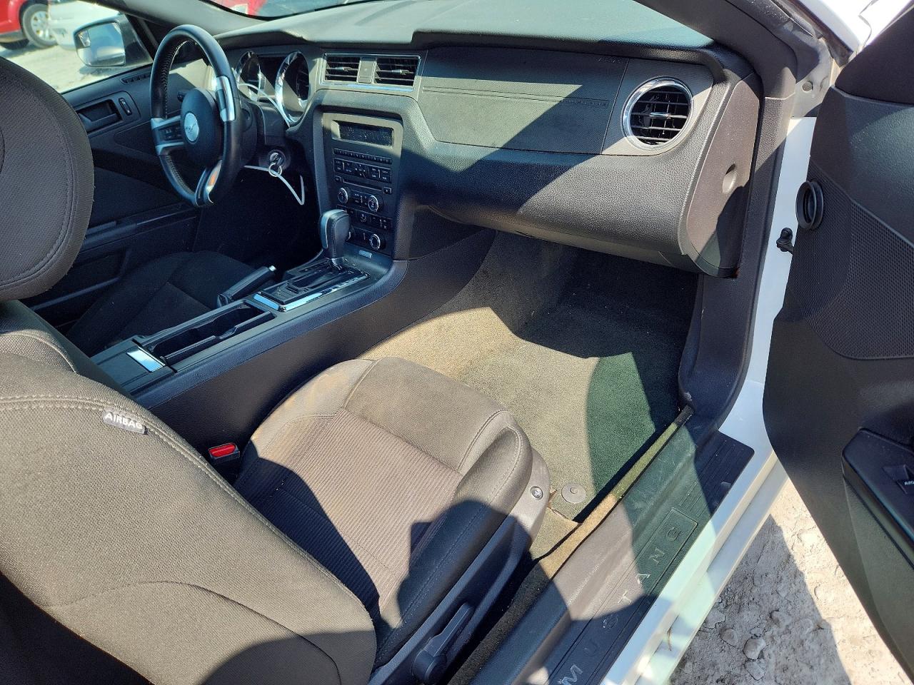 2014 Ford Mustang White vin: 1ZVBP8AM7E5203673