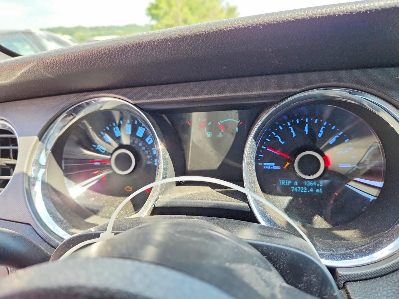 2014 Ford Mustang White vin: 1ZVBP8AM7E5203673