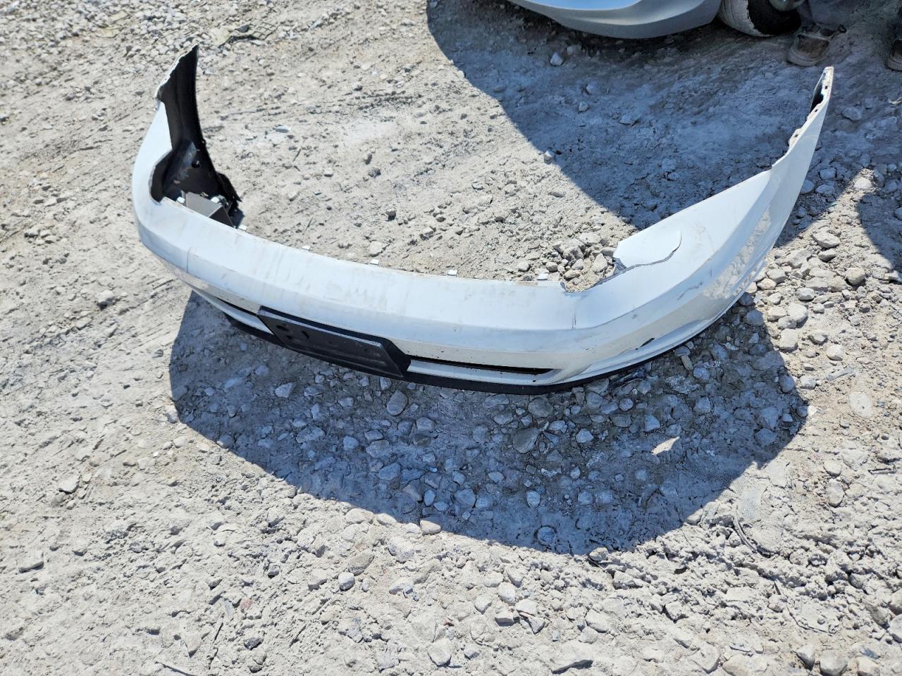 2014 Ford Mustang White vin: 1ZVBP8AM7E5203673