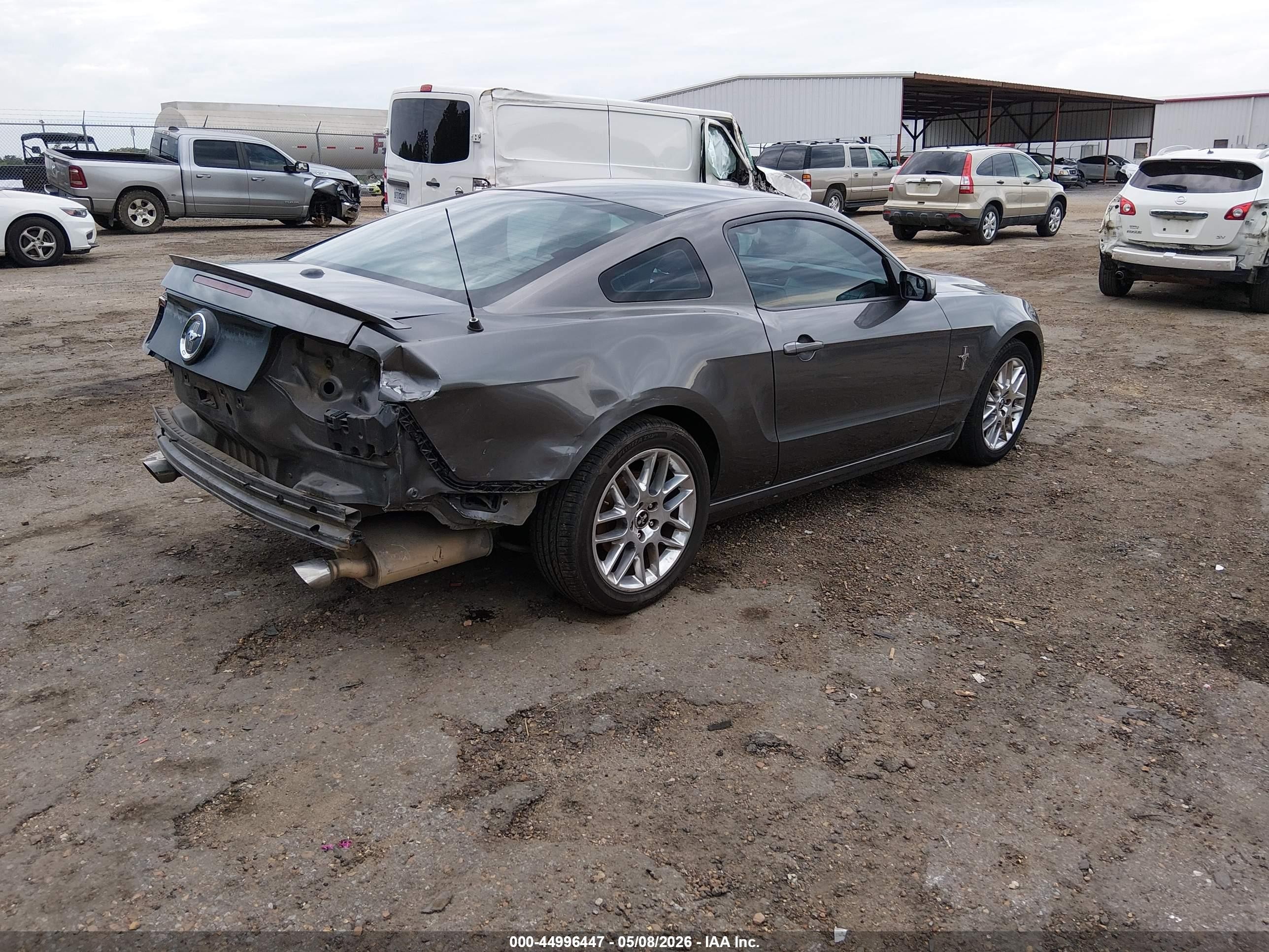 2014 Ford Mustang V6 Premium Черный vin: 1ZVBP8AM7E5218688