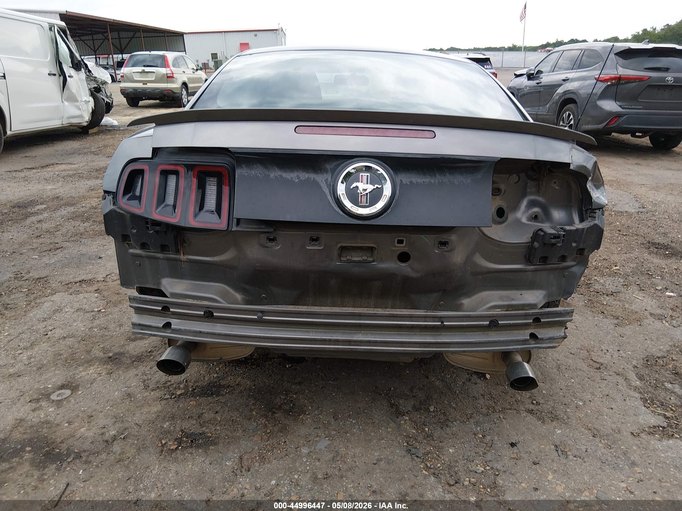 2014 Ford Mustang V6 Premium Черный vin: 1ZVBP8AM7E5218688