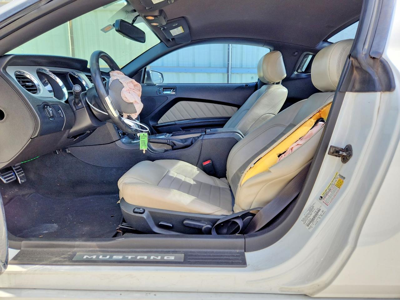 2014 Ford Mustang White vin: 1ZVBP8AM7E5264523