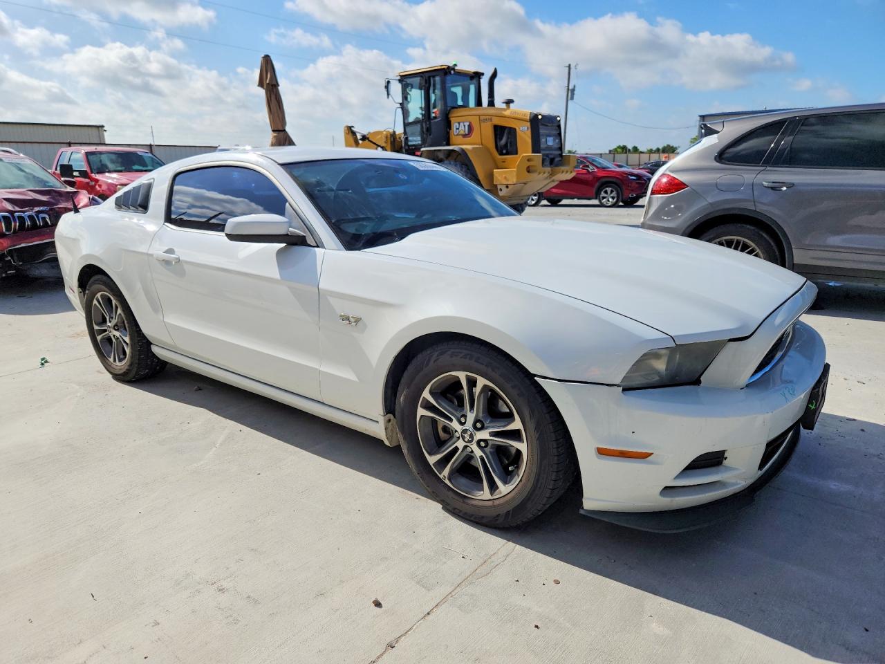 2014 Ford Mustang White vin: 1ZVBP8AM7E5264523