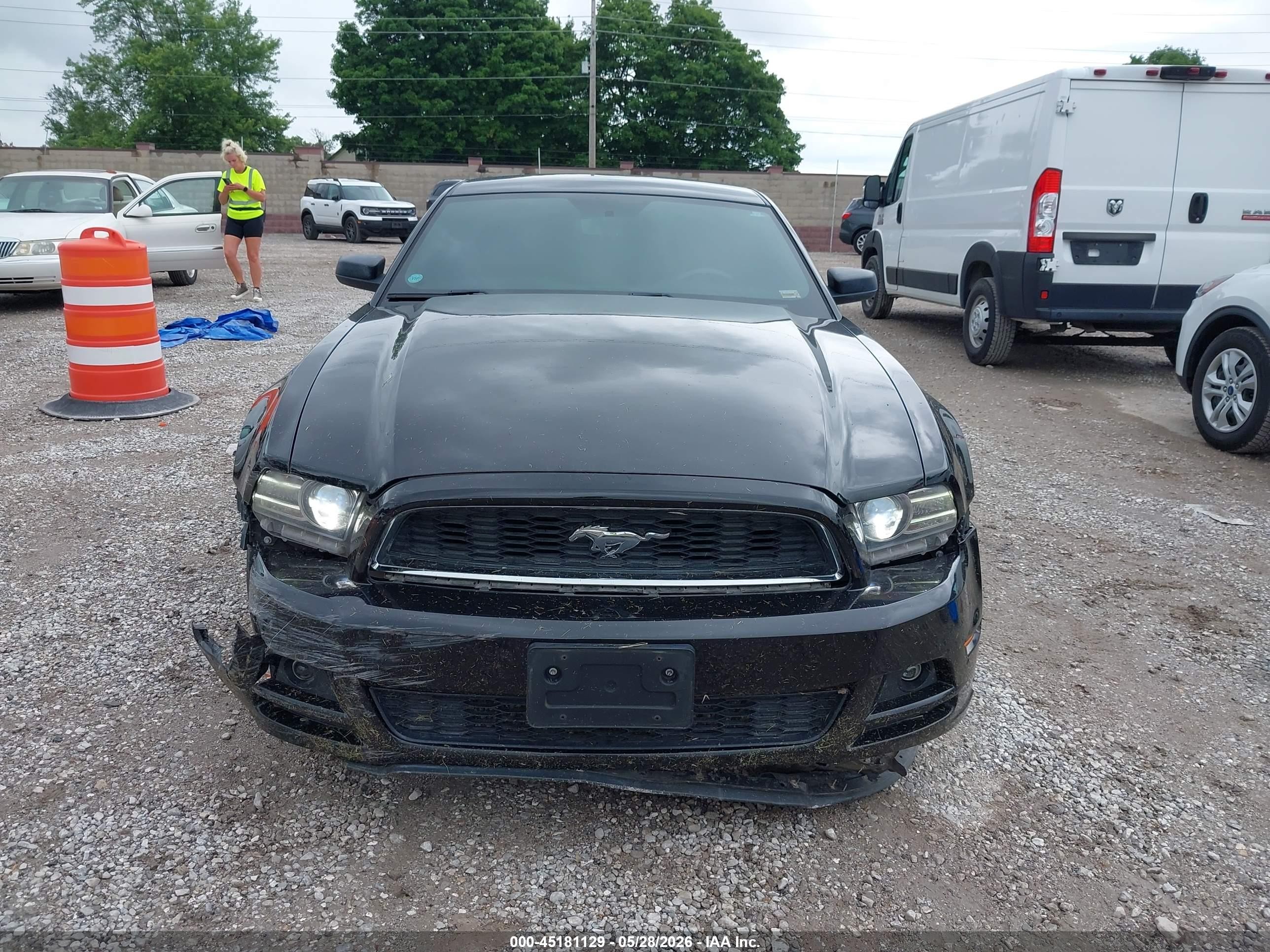 2014 Ford Mustang V6 Black vin: 1ZVBP8AM7E5281001