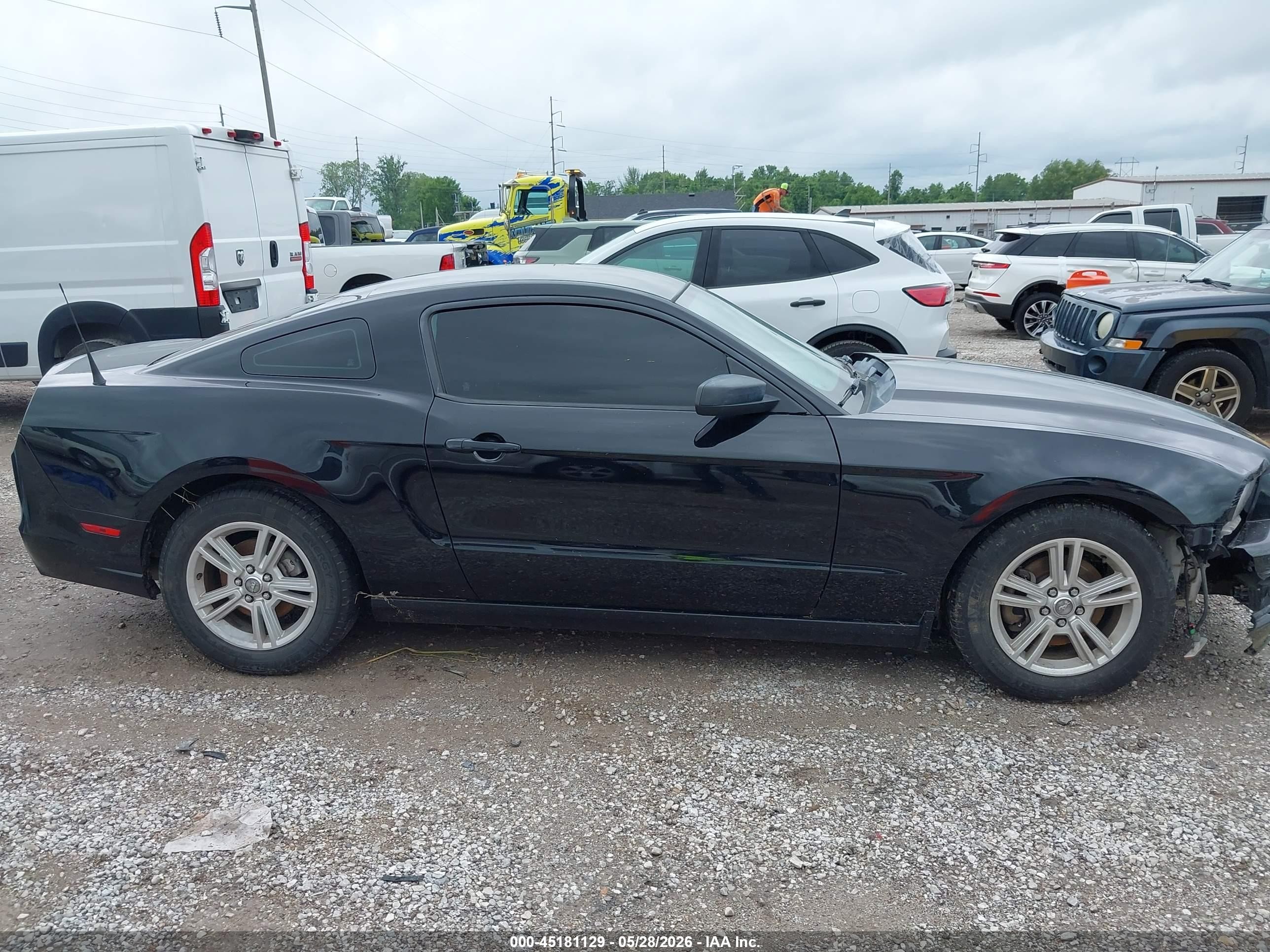 2014 Ford Mustang V6 Black vin: 1ZVBP8AM7E5281001