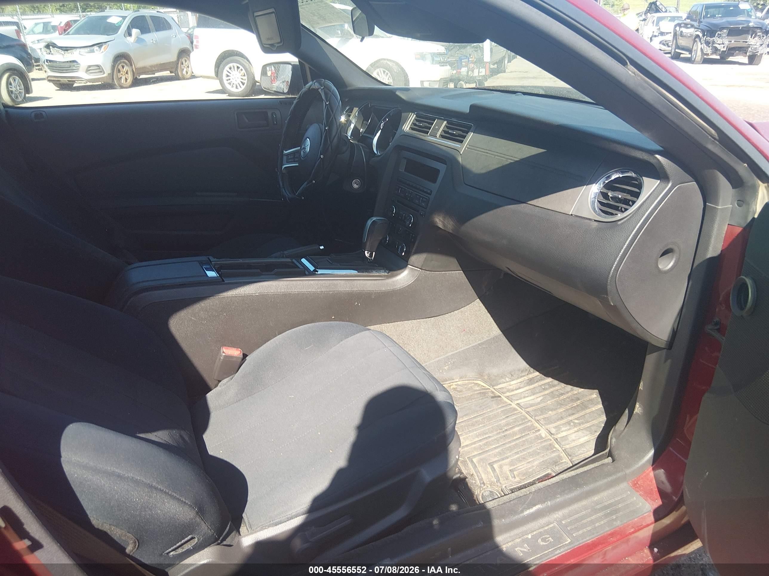 2014 Ford Mustang V6/v6 Premium Red vin: 1ZVBP8AM7E5284495