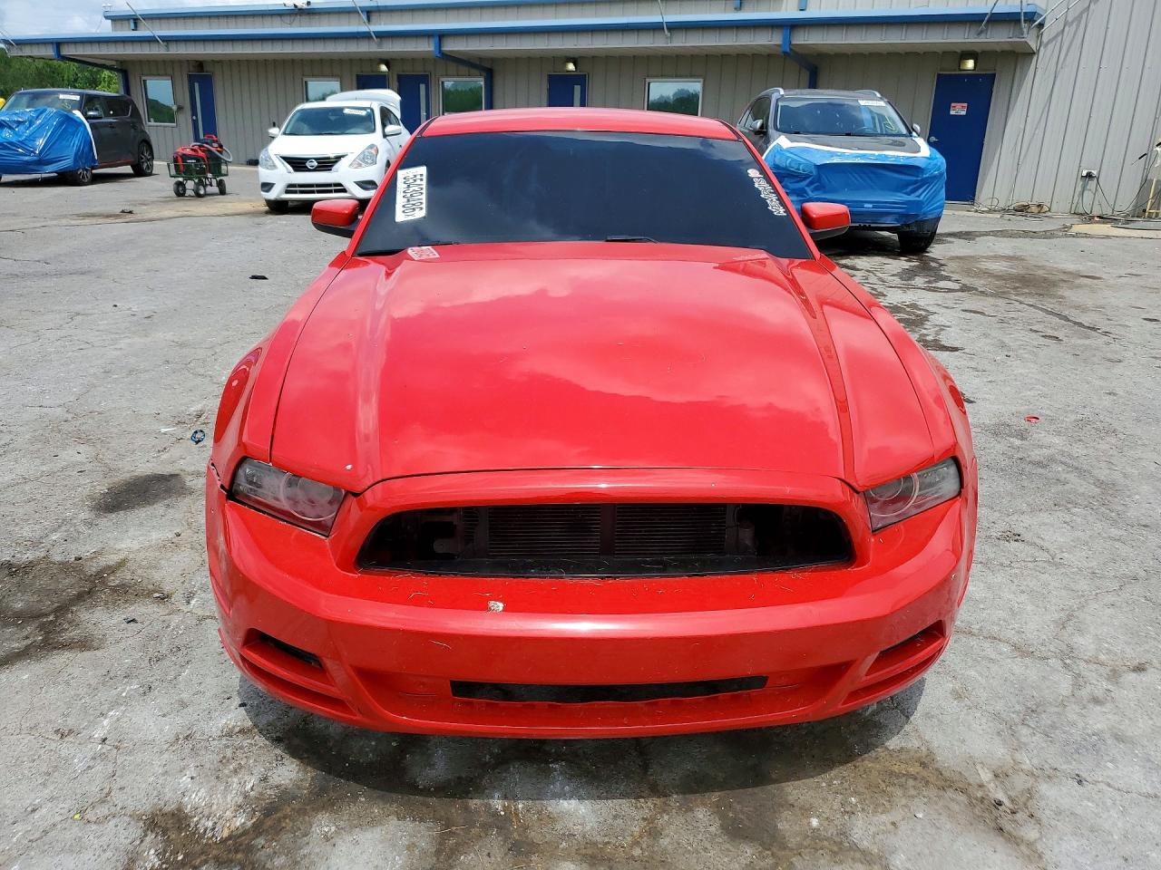 2014 Ford Mustang Red vin: 1ZVBP8AM7E5328897