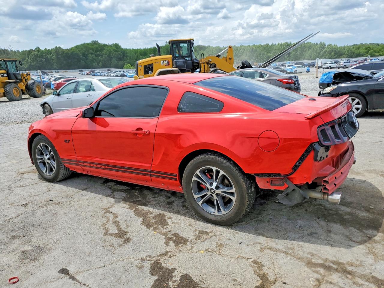 2014 Ford Mustang Red vin: 1ZVBP8AM7E5328897