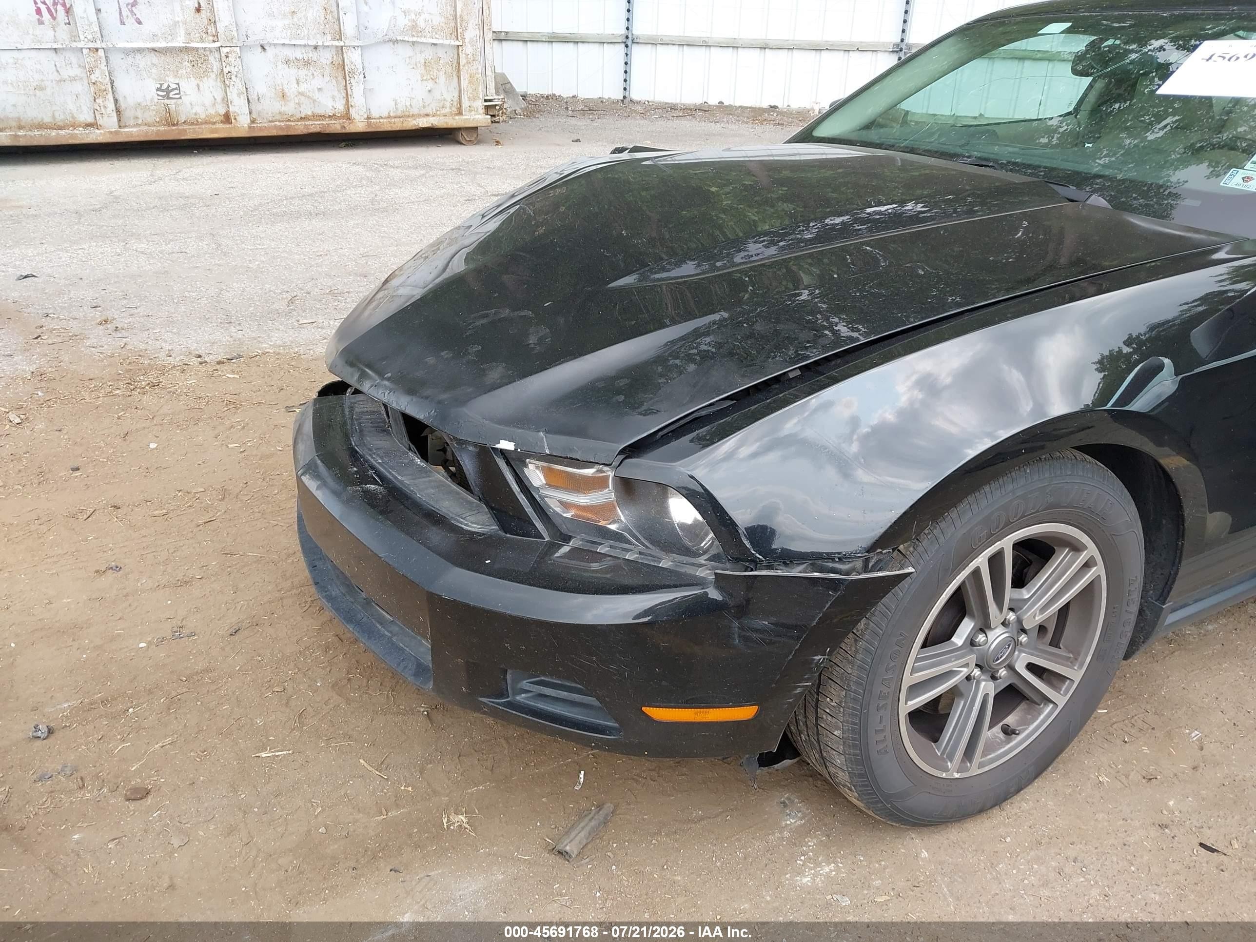 2011 Ford Mustang V6 Premium Black vin: 1ZVBP8AM8B5143673