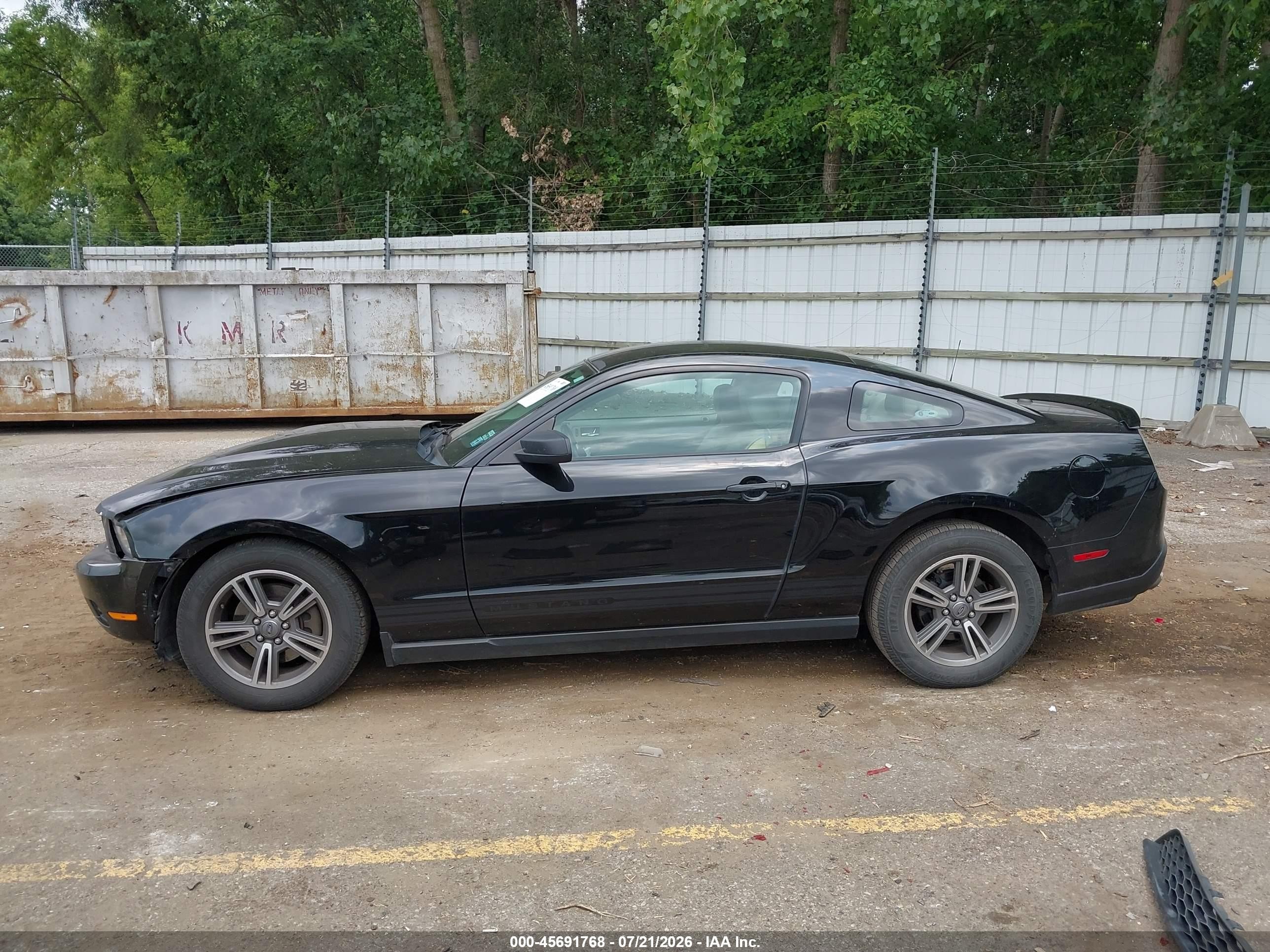 2011 Ford Mustang V6 Premium Black vin: 1ZVBP8AM8B5143673