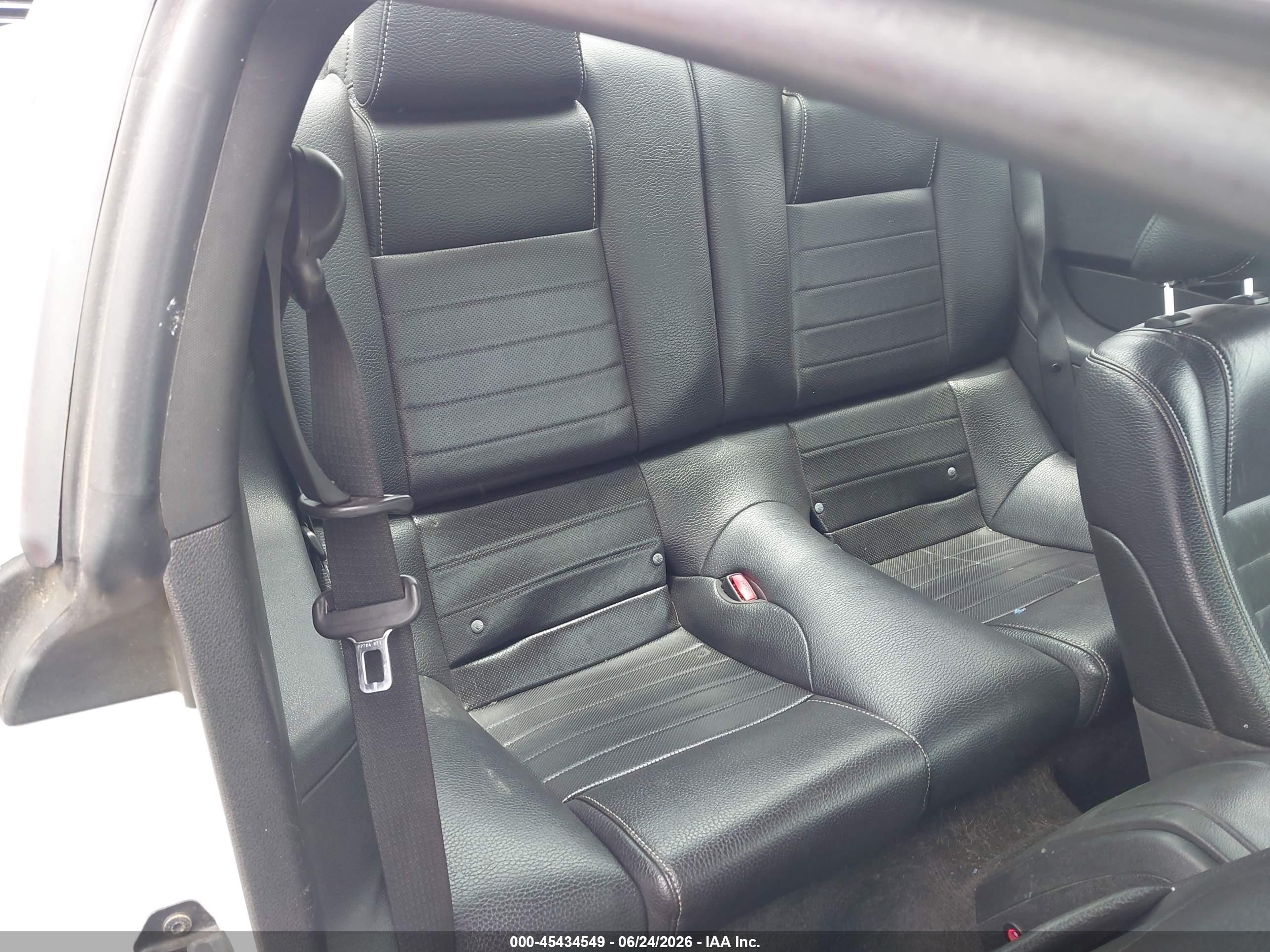 2011 Ford Mustang V6/v6 Premium White vin: 1ZVBP8AM8B5166029