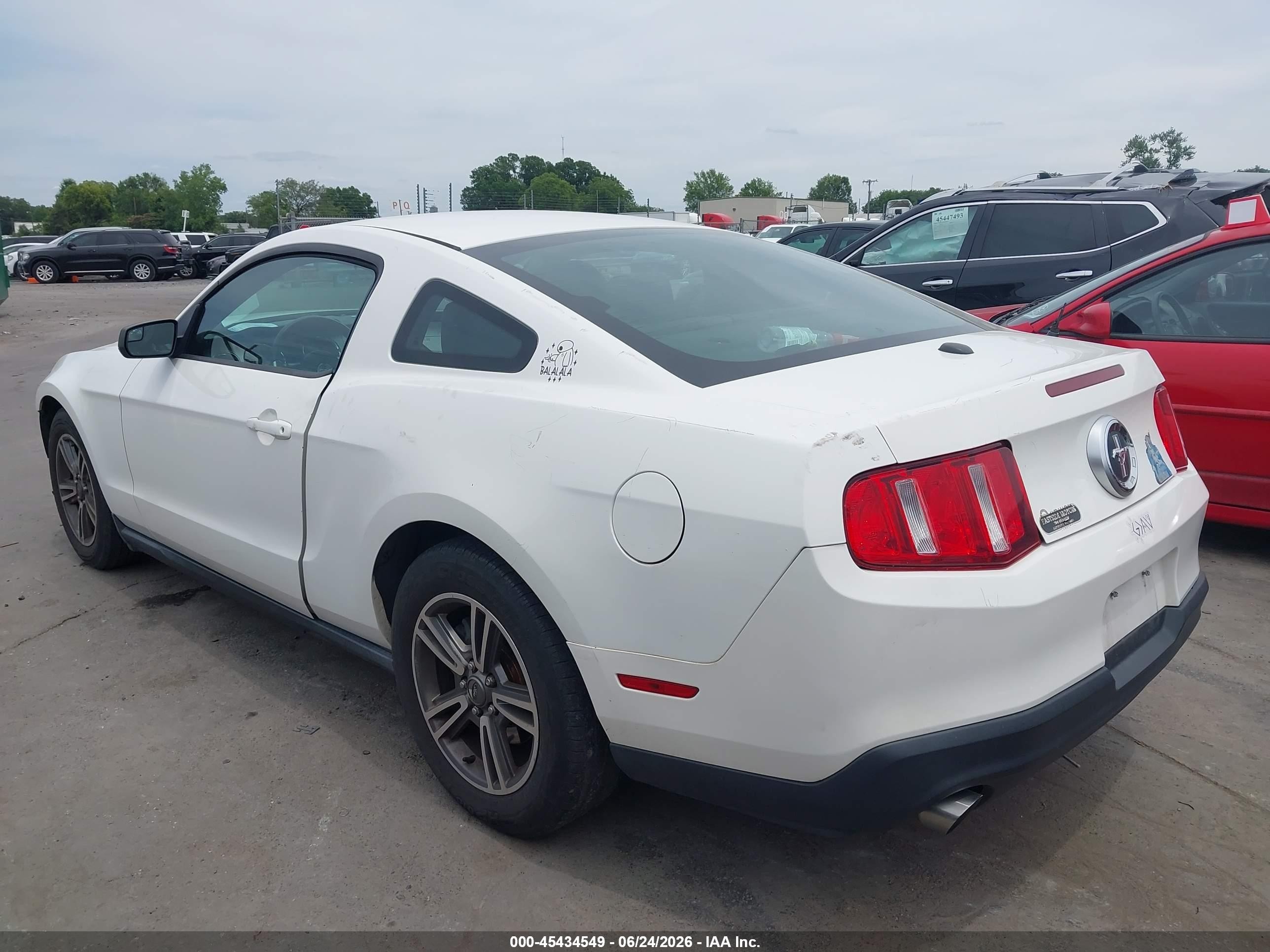 2011 Ford Mustang V6/v6 Premium White vin: 1ZVBP8AM8B5166029