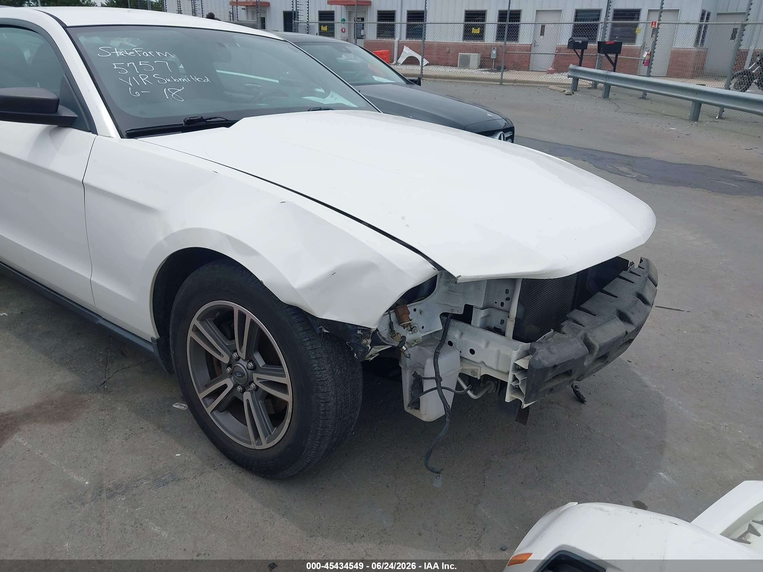 2011 Ford Mustang V6/v6 Premium White vin: 1ZVBP8AM8B5166029