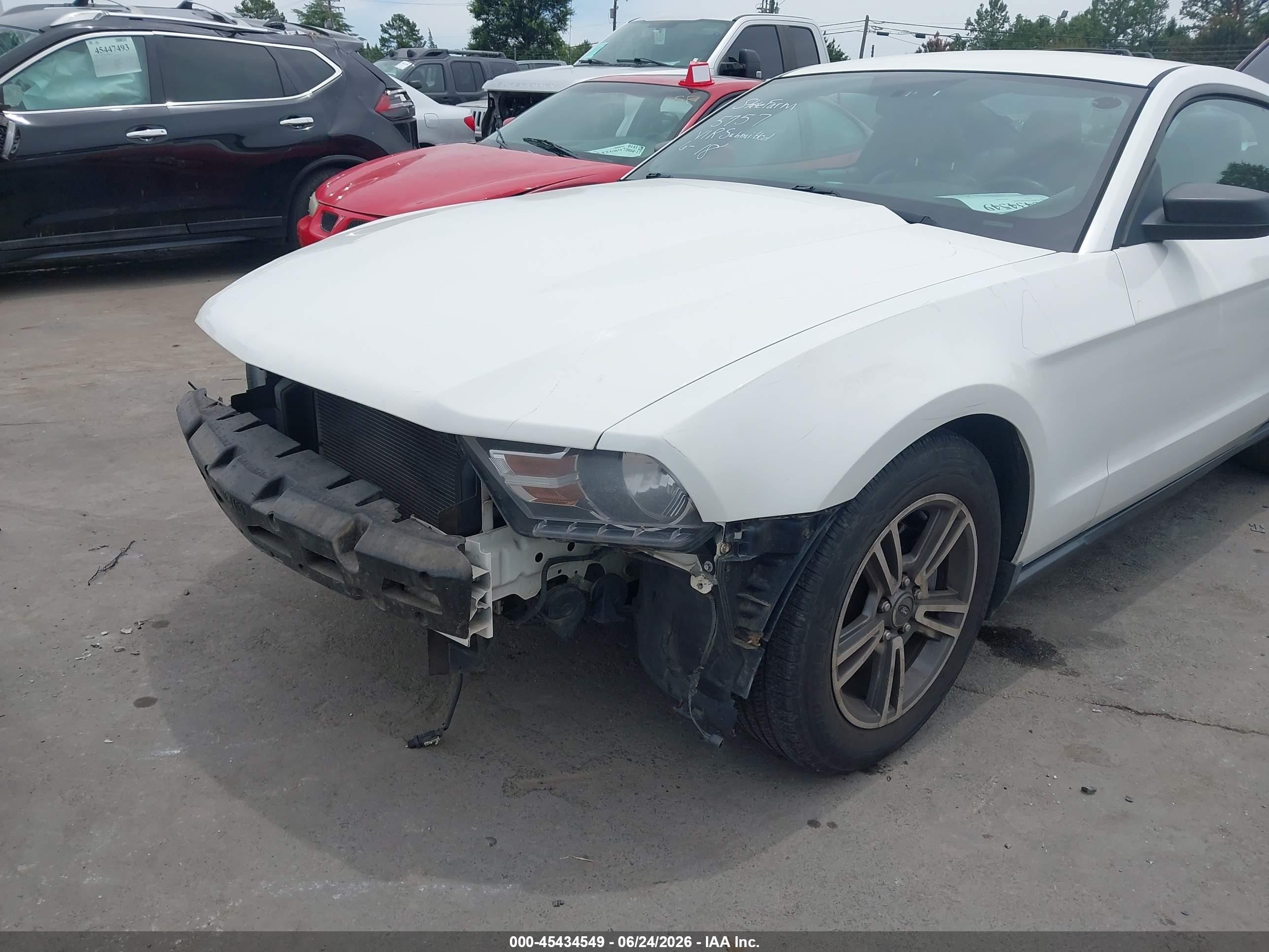 2011 Ford Mustang V6/v6 Premium White vin: 1ZVBP8AM8B5166029