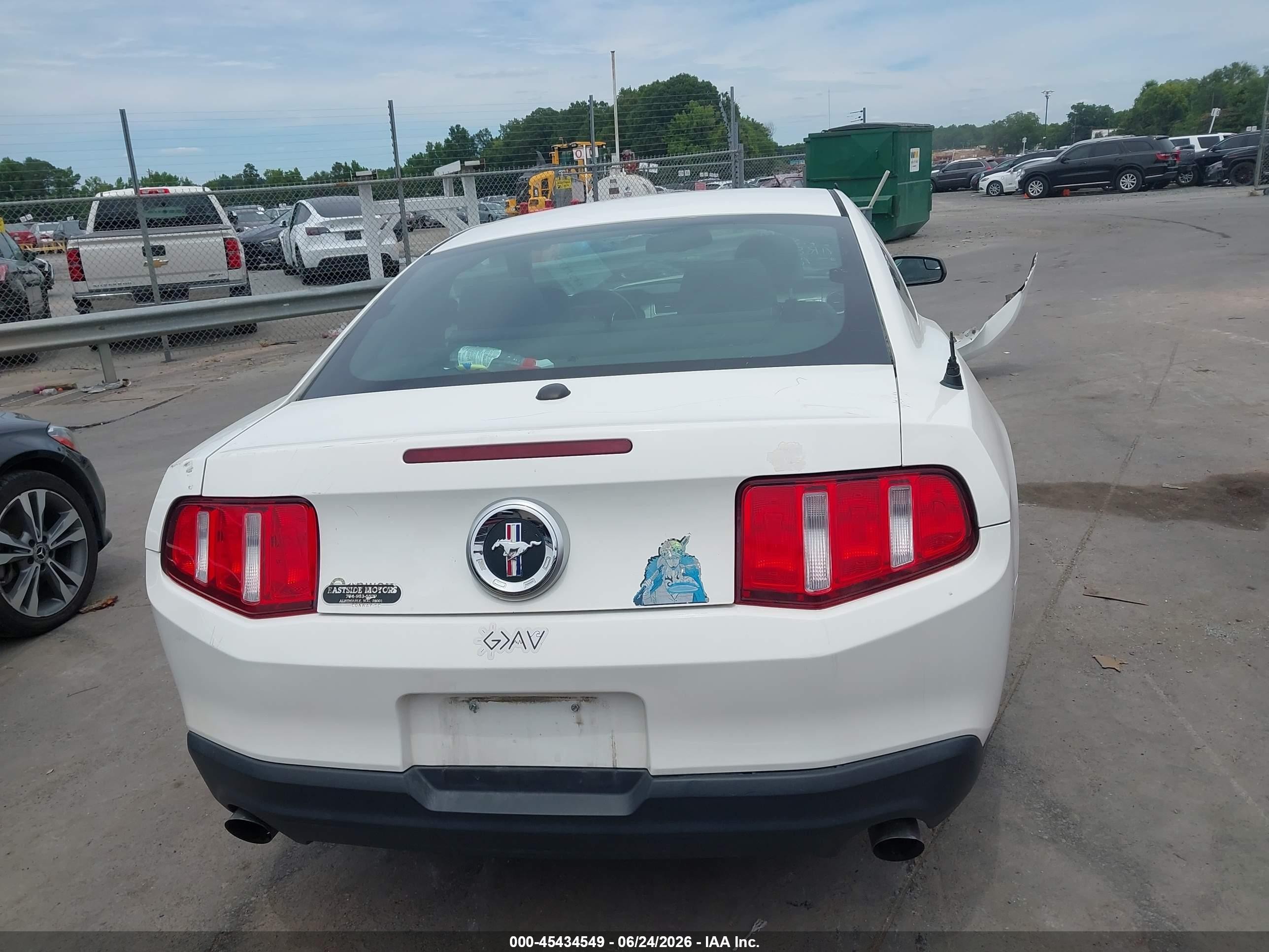 2011 Ford Mustang V6/v6 Premium White vin: 1ZVBP8AM8B5166029