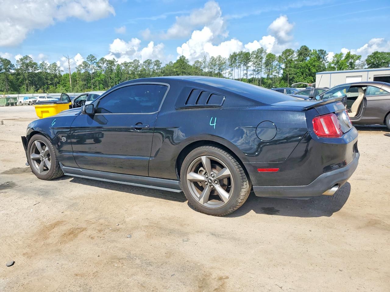 2011 Ford Mustang Черный vin: 1ZVBP8AM8B5167987