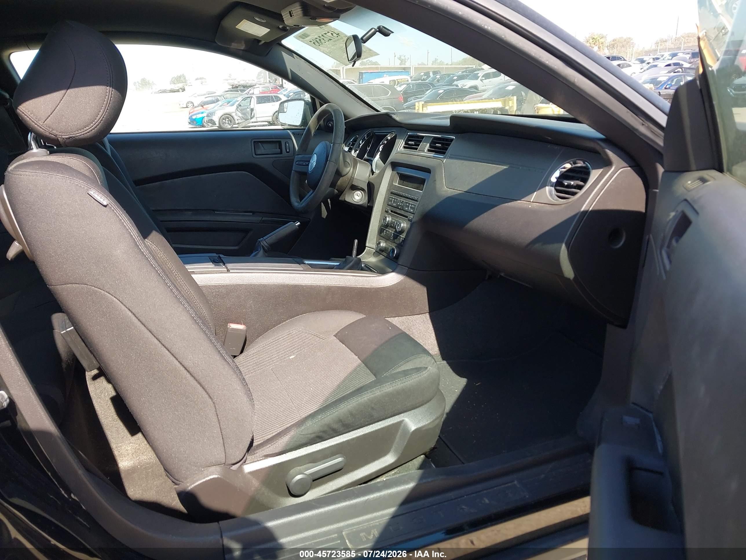 2012 Ford Mustang V6 Черный vin: 1ZVBP8AM8C5245654
