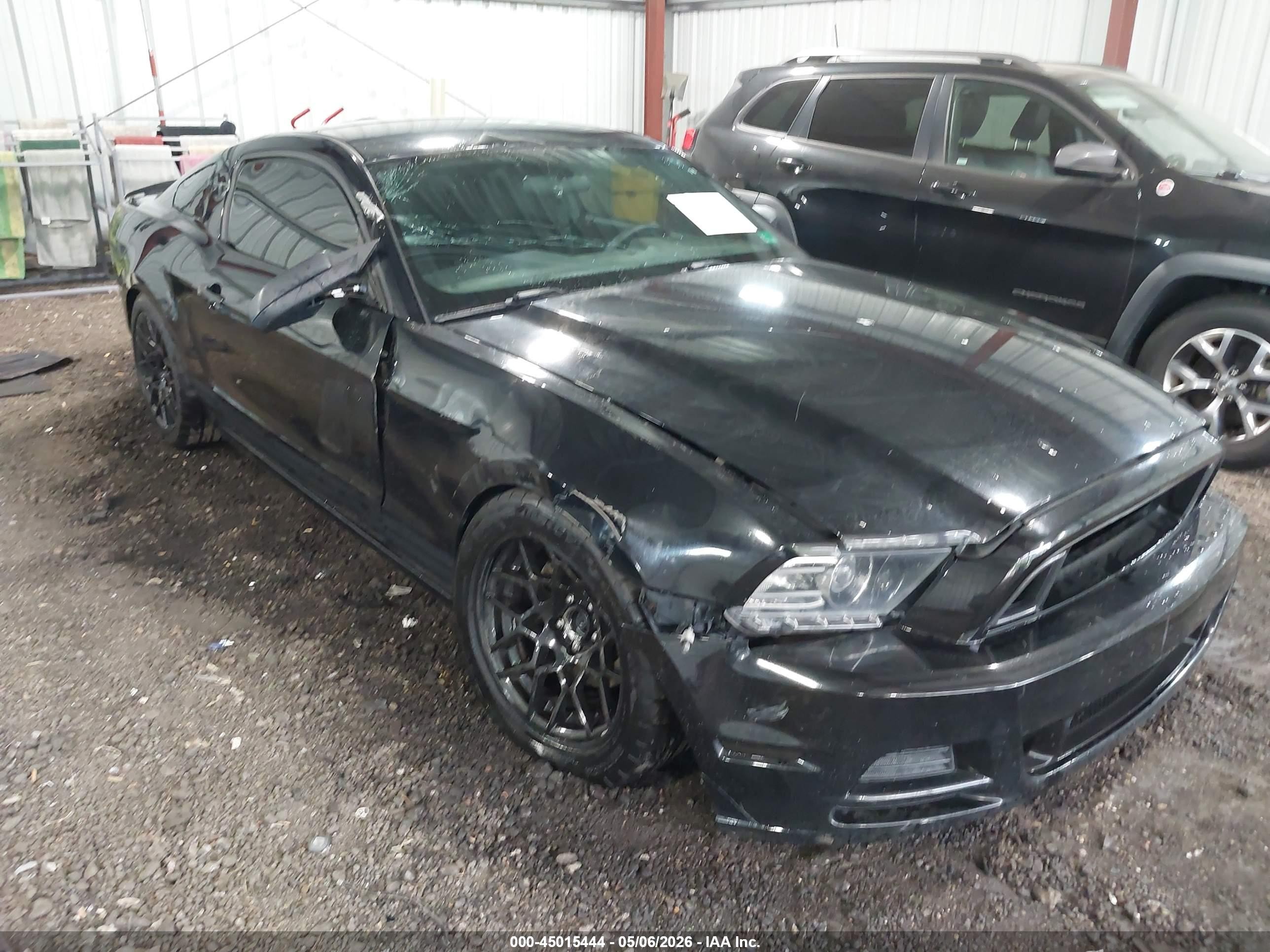 2013 Ford Mustang V6 Black vin: 1ZVBP8AM8D5205849