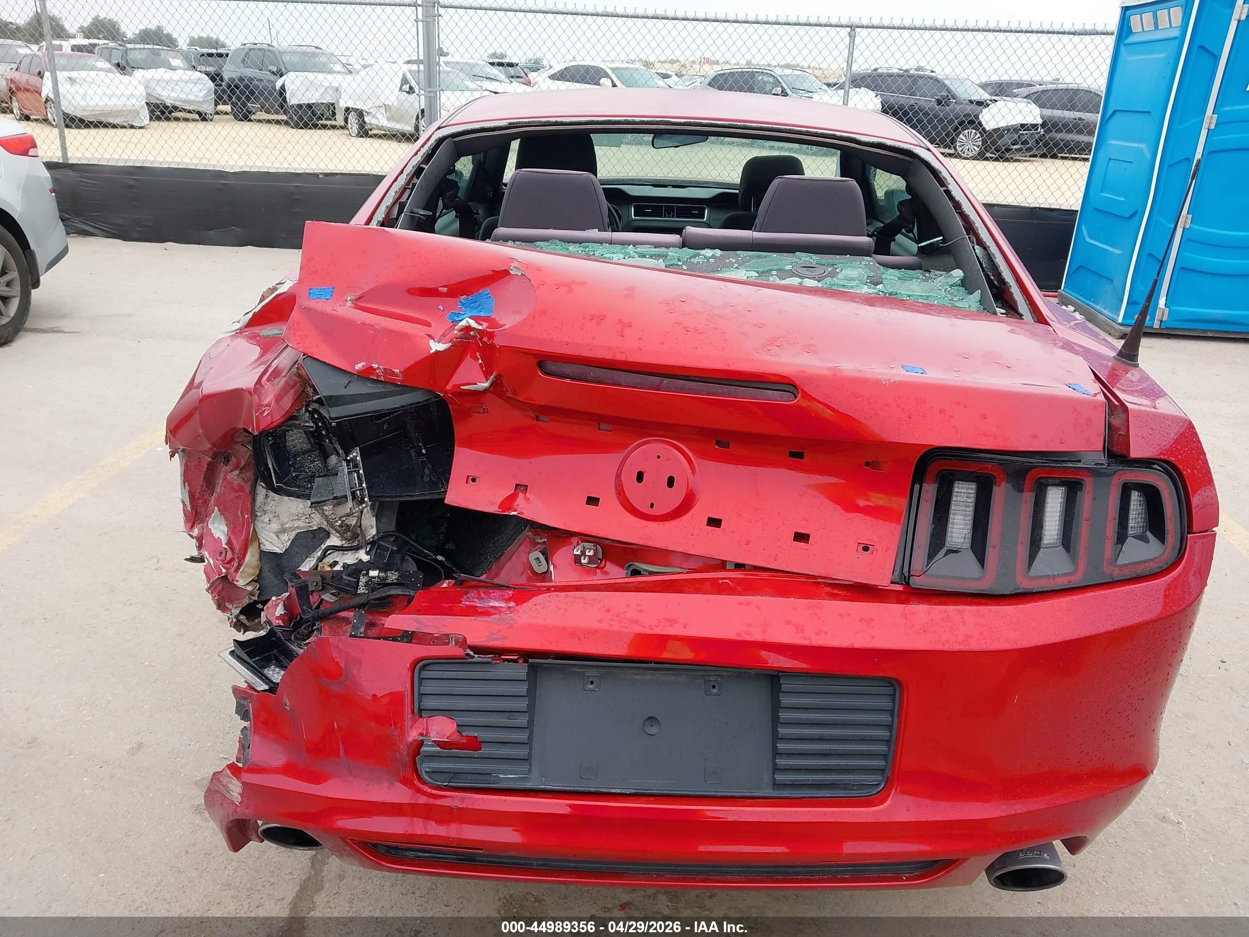 2013 Ford Mustang V6 Red vin: 1ZVBP8AM8D5225681