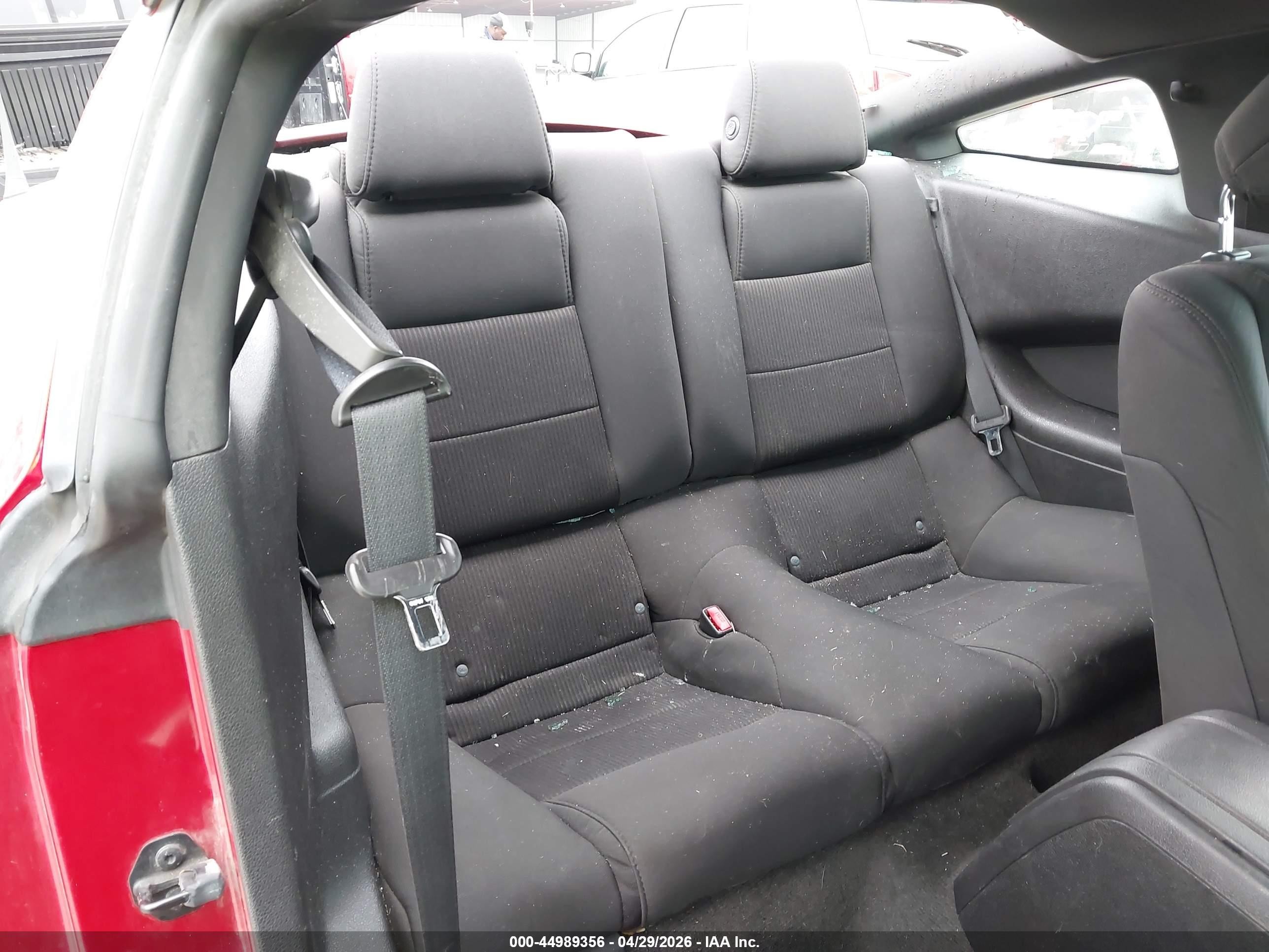 2013 Ford Mustang V6 Red vin: 1ZVBP8AM8D5225681