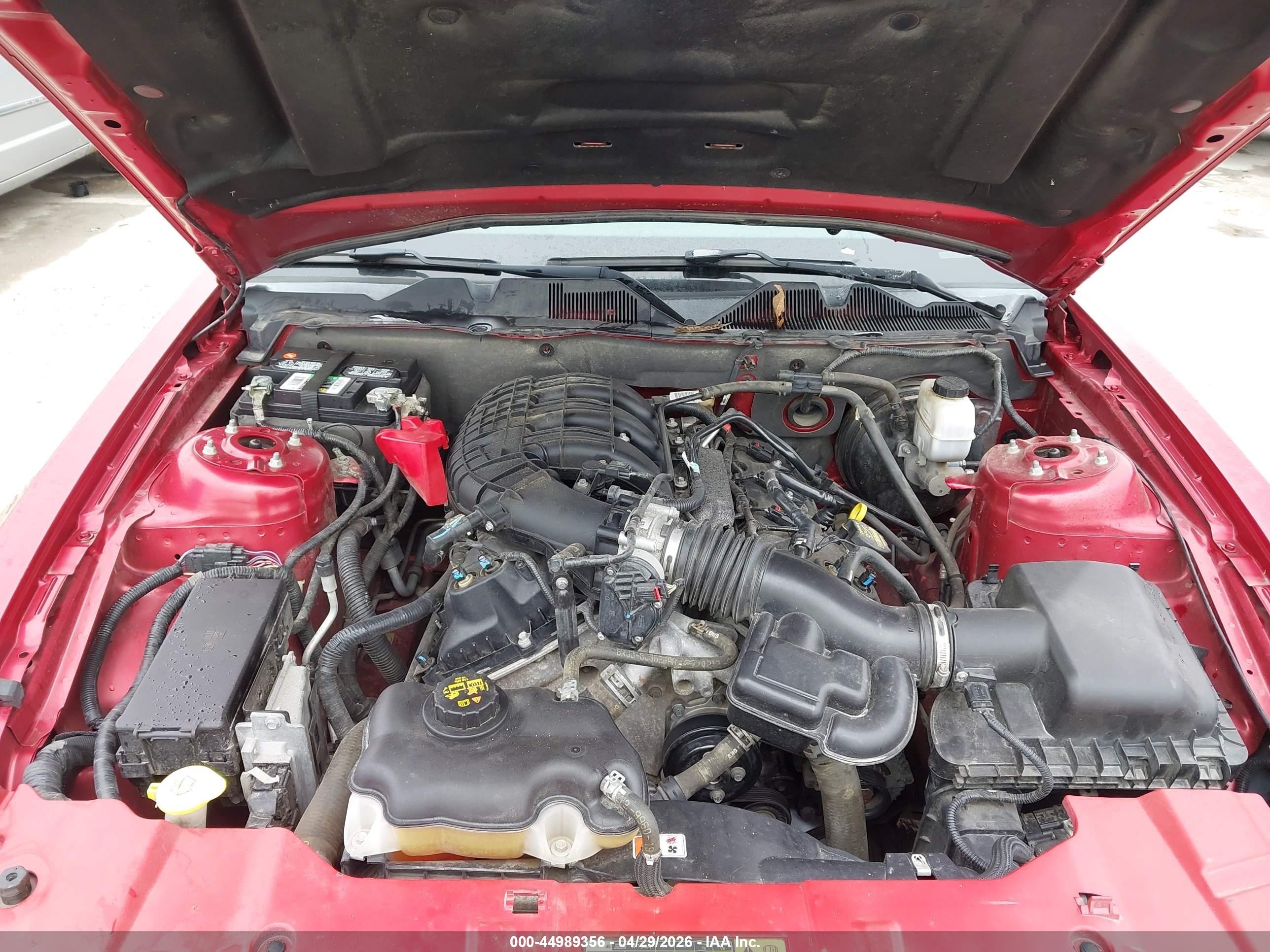 2013 Ford Mustang V6 Red vin: 1ZVBP8AM8D5225681