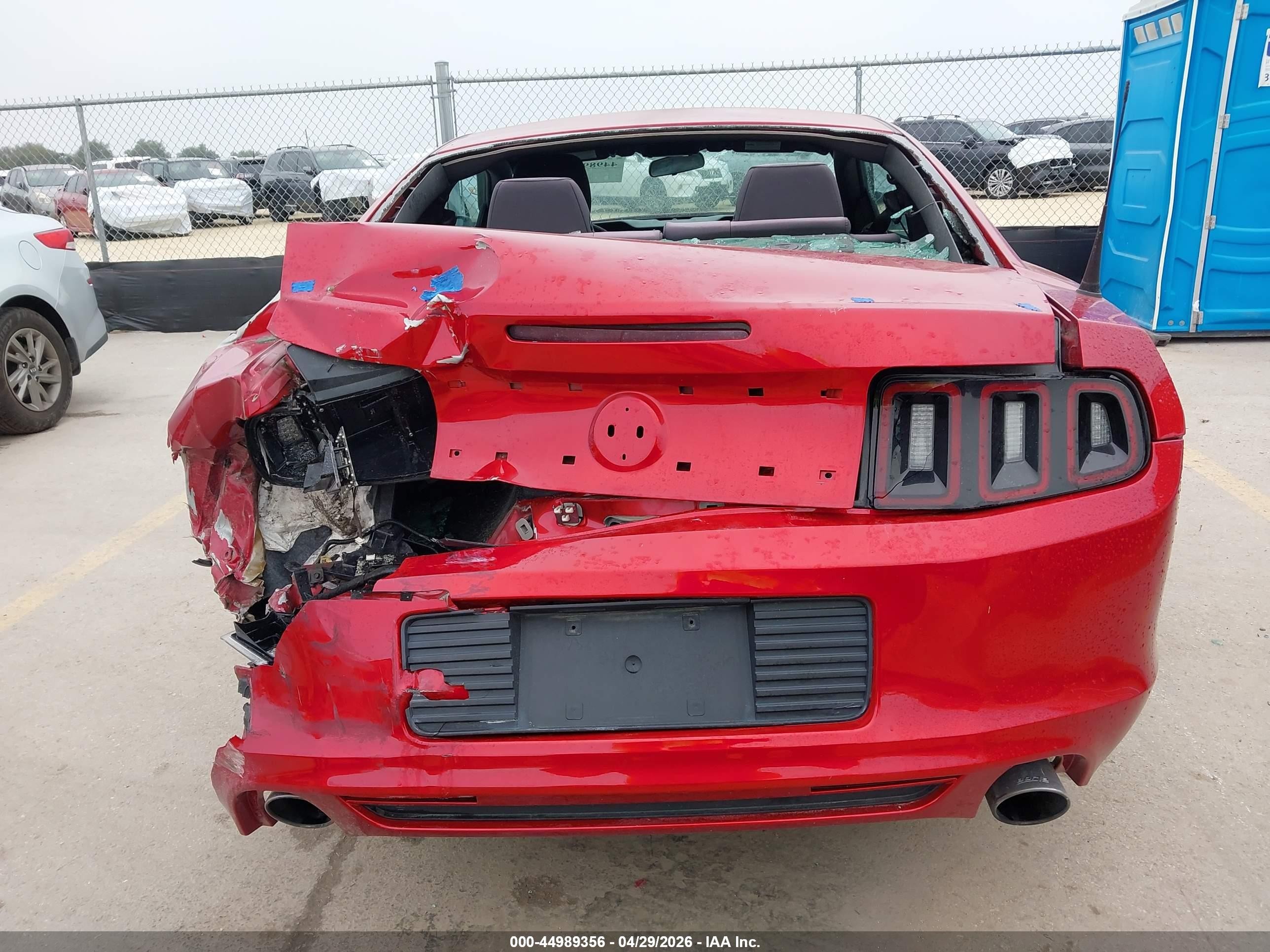 2013 Ford Mustang V6 Red vin: 1ZVBP8AM8D5225681