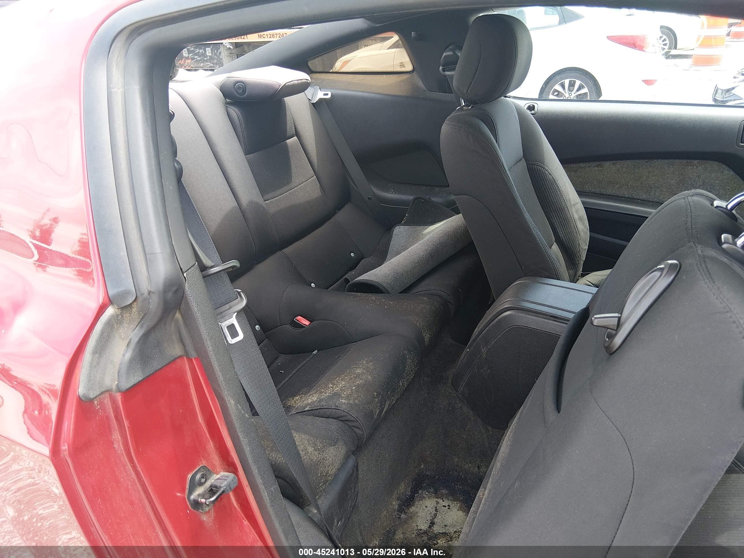 2013 Ford Mustang V6 Красный vin: 1ZVBP8AM8D5233215