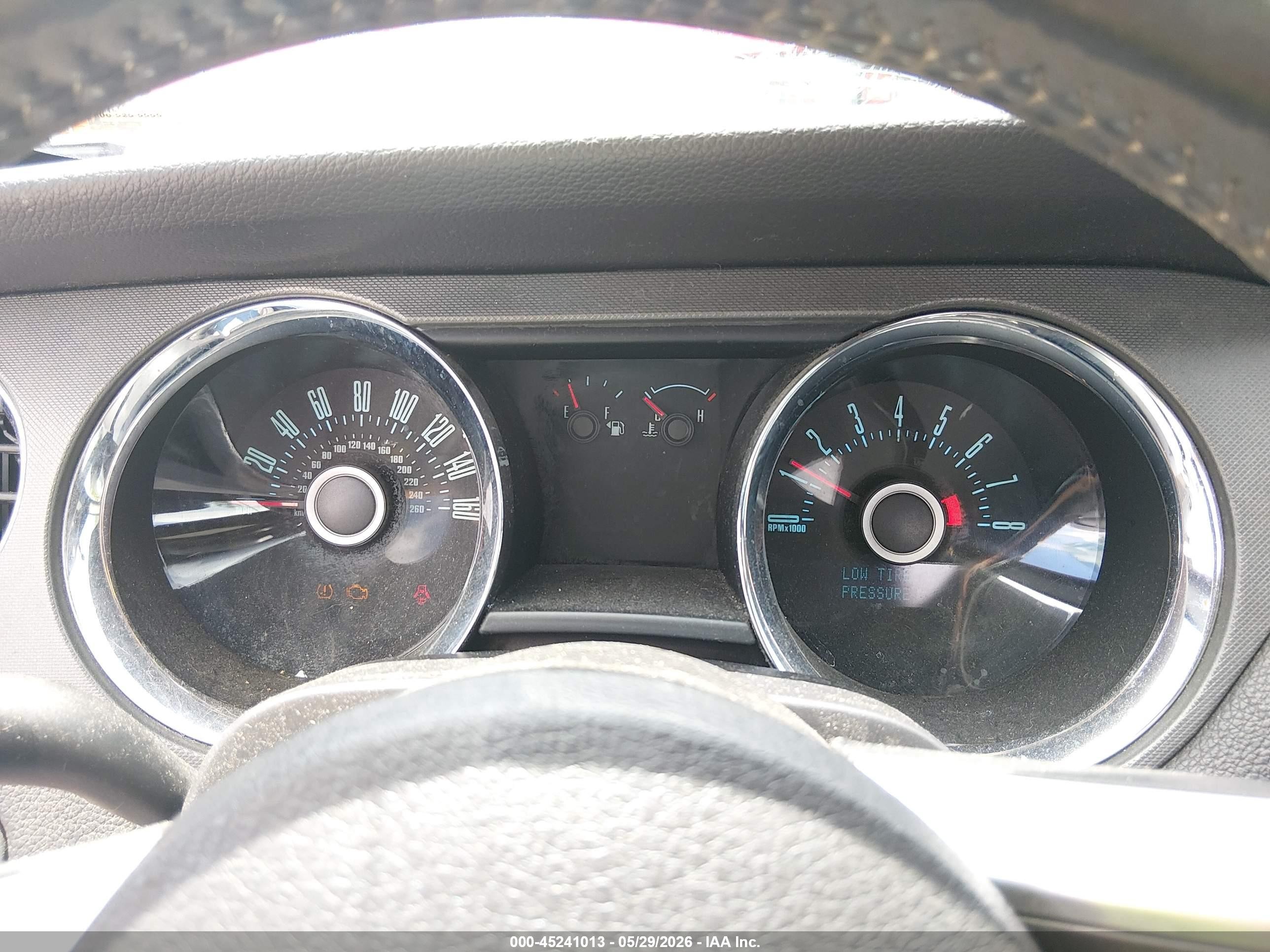 2013 Ford Mustang V6 Красный vin: 1ZVBP8AM8D5233215
