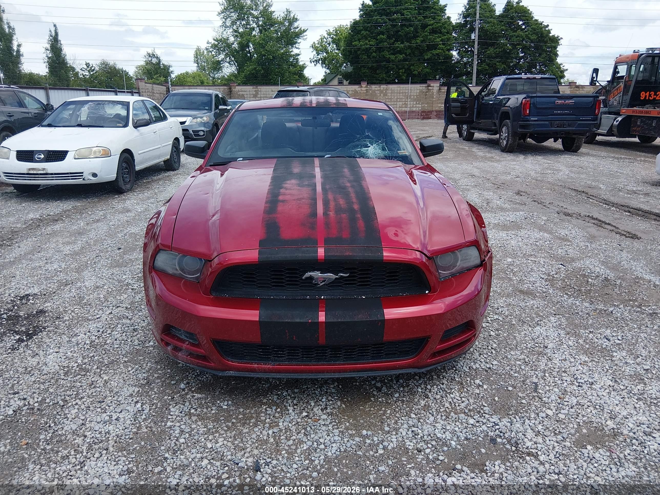 2013 Ford Mustang V6 Красный vin: 1ZVBP8AM8D5233215
