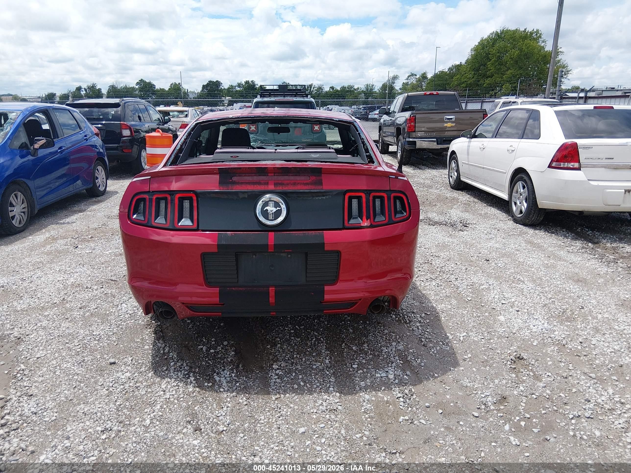 2013 Ford Mustang V6 Красный vin: 1ZVBP8AM8D5233215