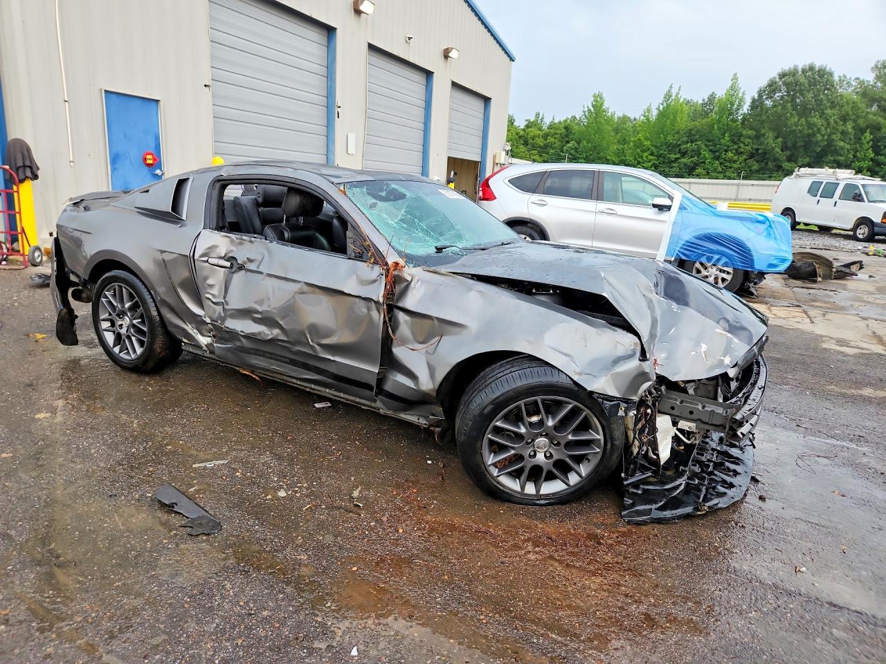 2013 Ford Mustang Gray vin: 1ZVBP8AM8D5244344