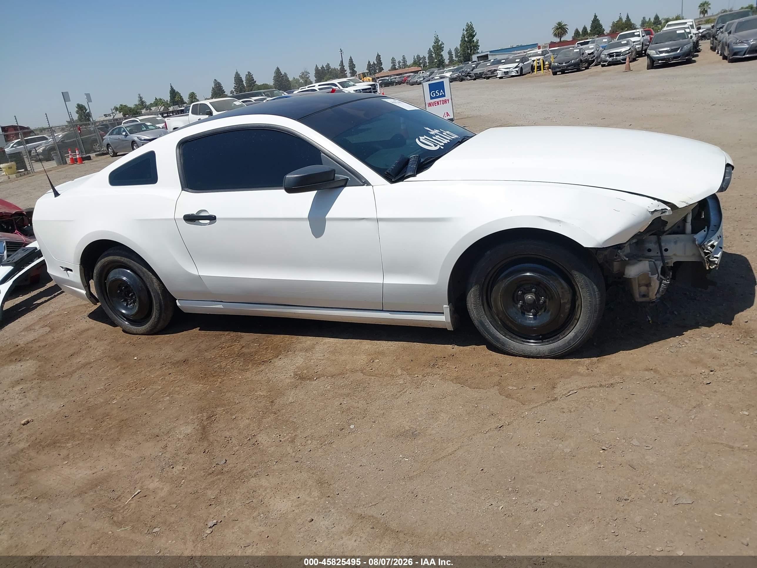 2013 Ford Mustang V6 White vin: 1ZVBP8AM8D5246563