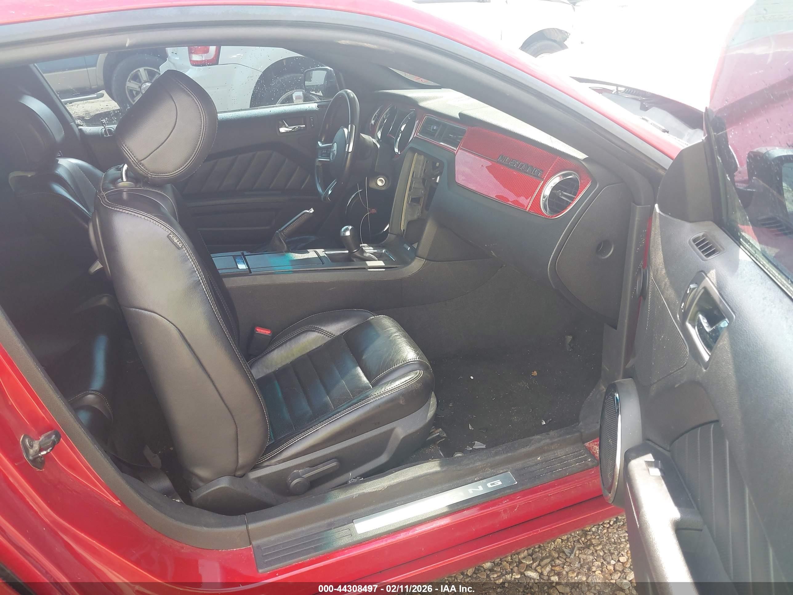 2013 Ford Mustang V6 Premium Red vin: 1ZVBP8AM8D5252511
