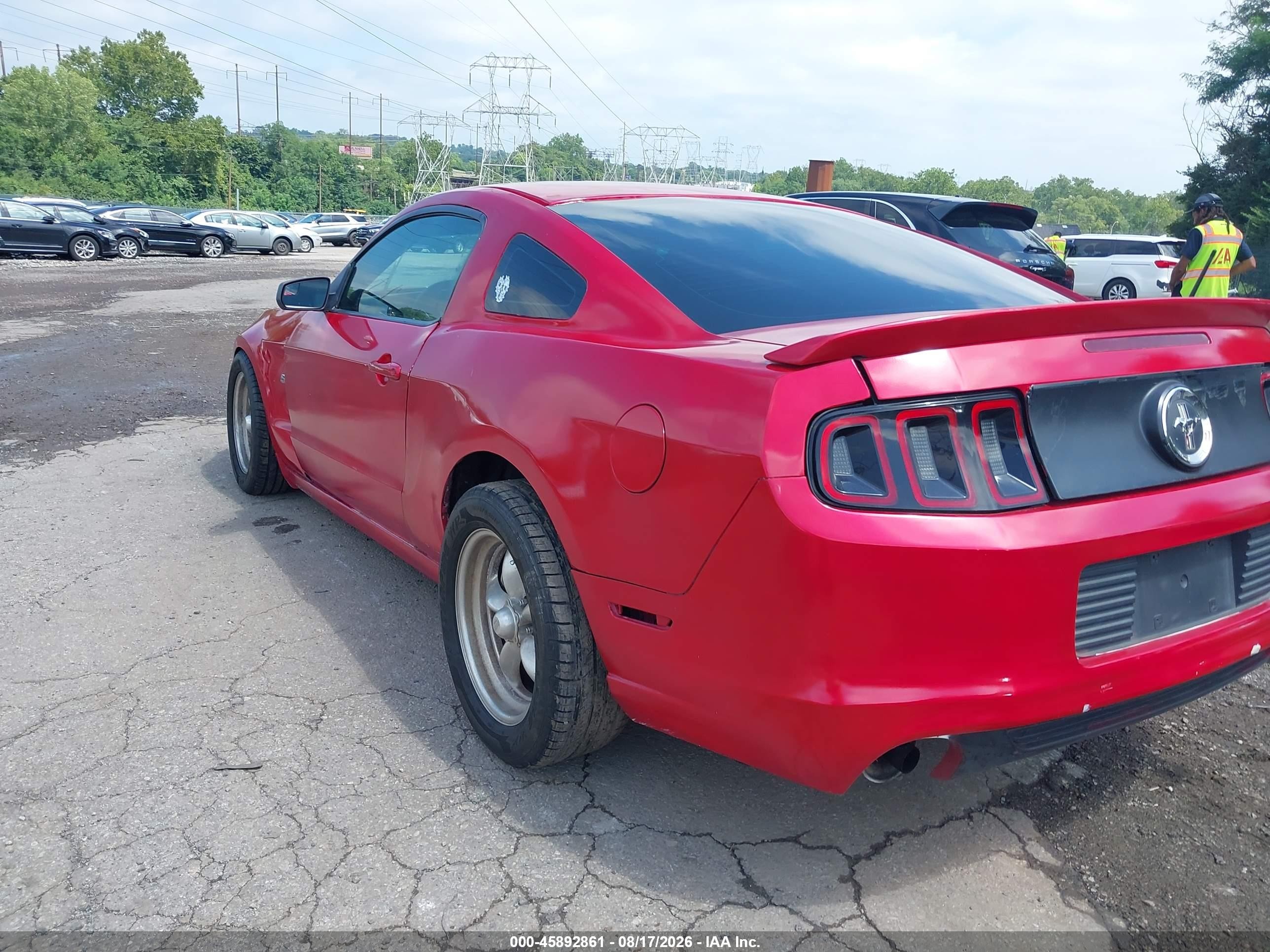 2013 Ford Mustang V6 Red vin: 1ZVBP8AM8D5269406
