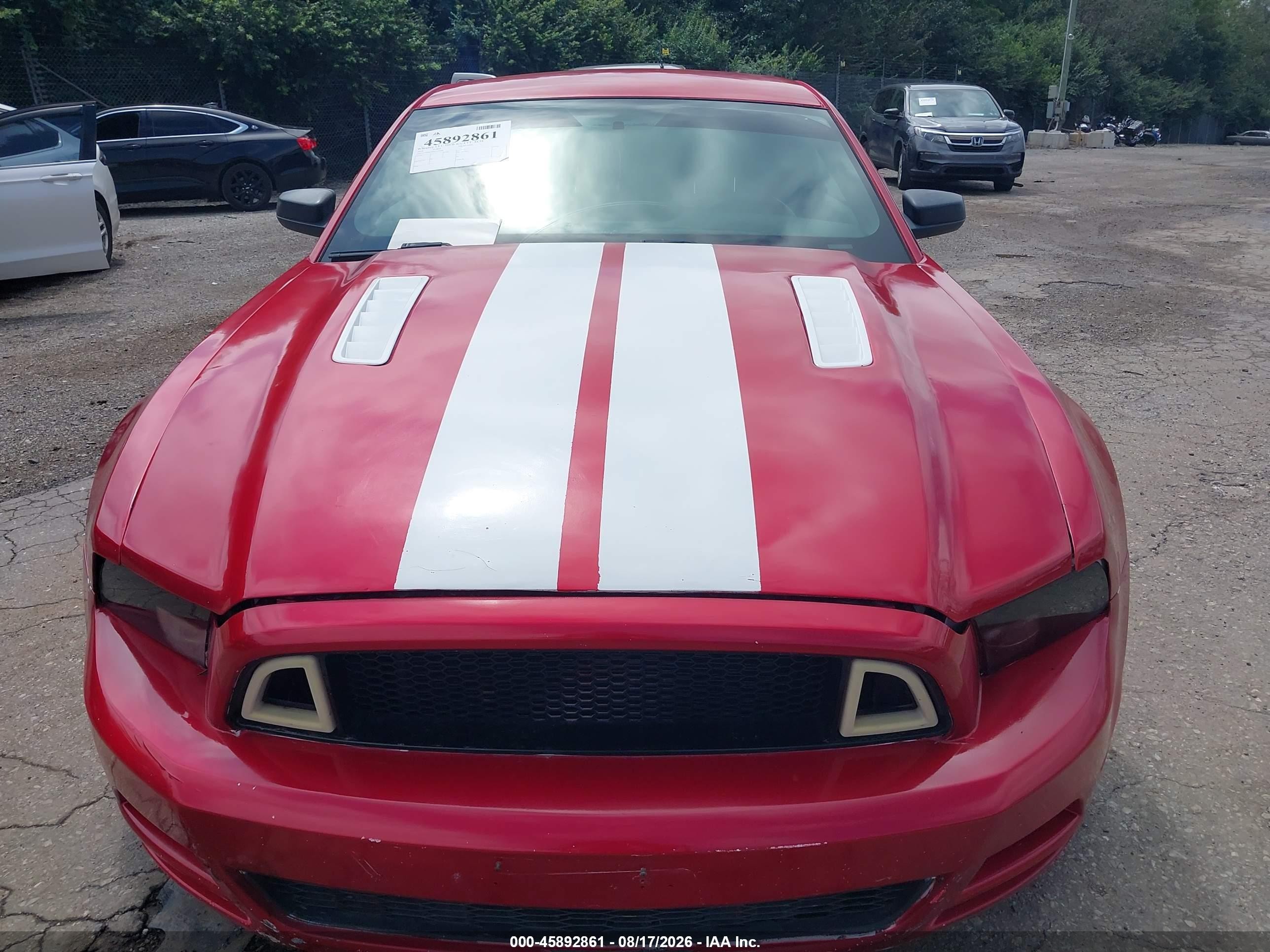 2013 Ford Mustang V6 Red vin: 1ZVBP8AM8D5269406