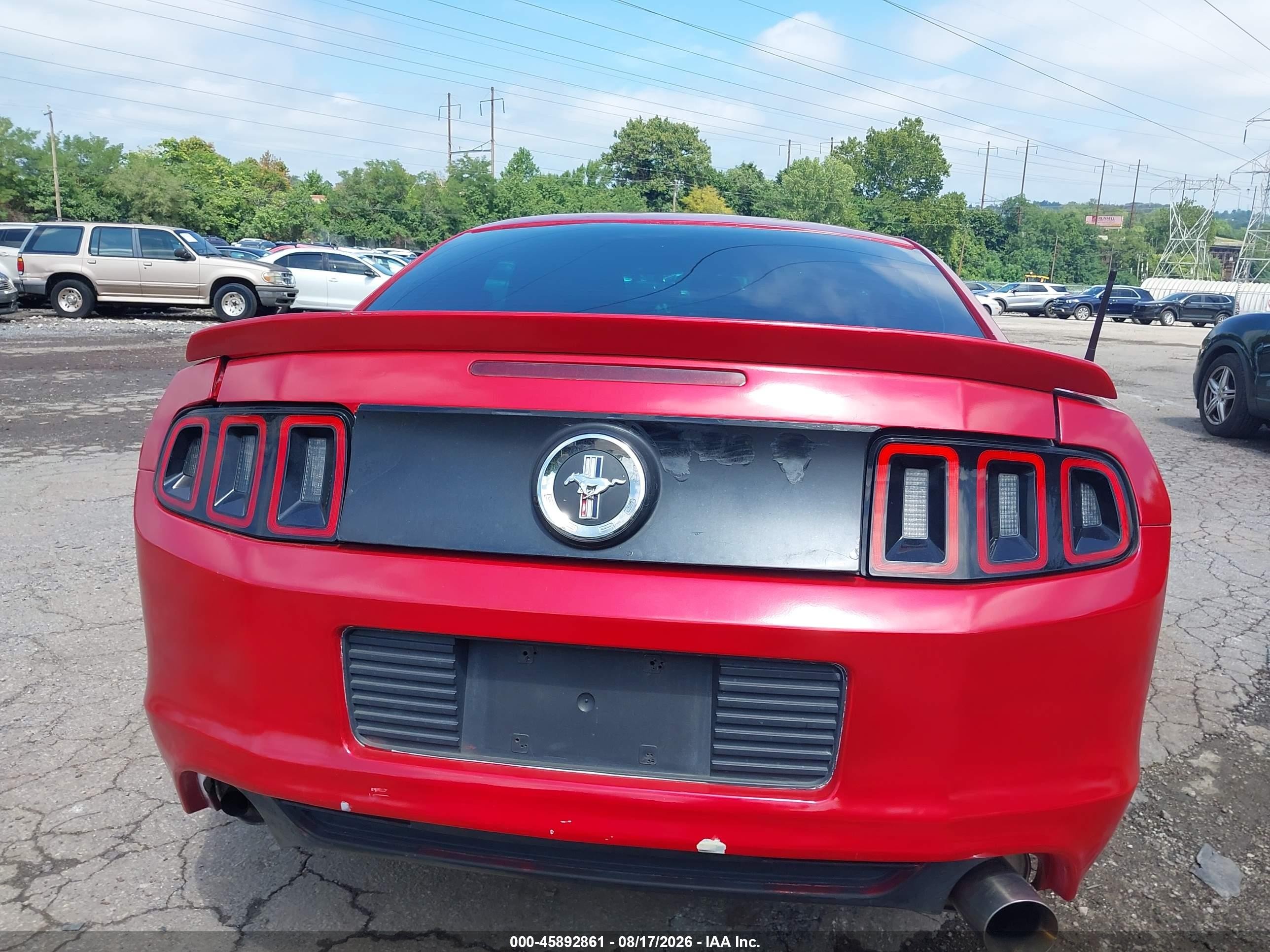 2013 Ford Mustang V6 Red vin: 1ZVBP8AM8D5269406