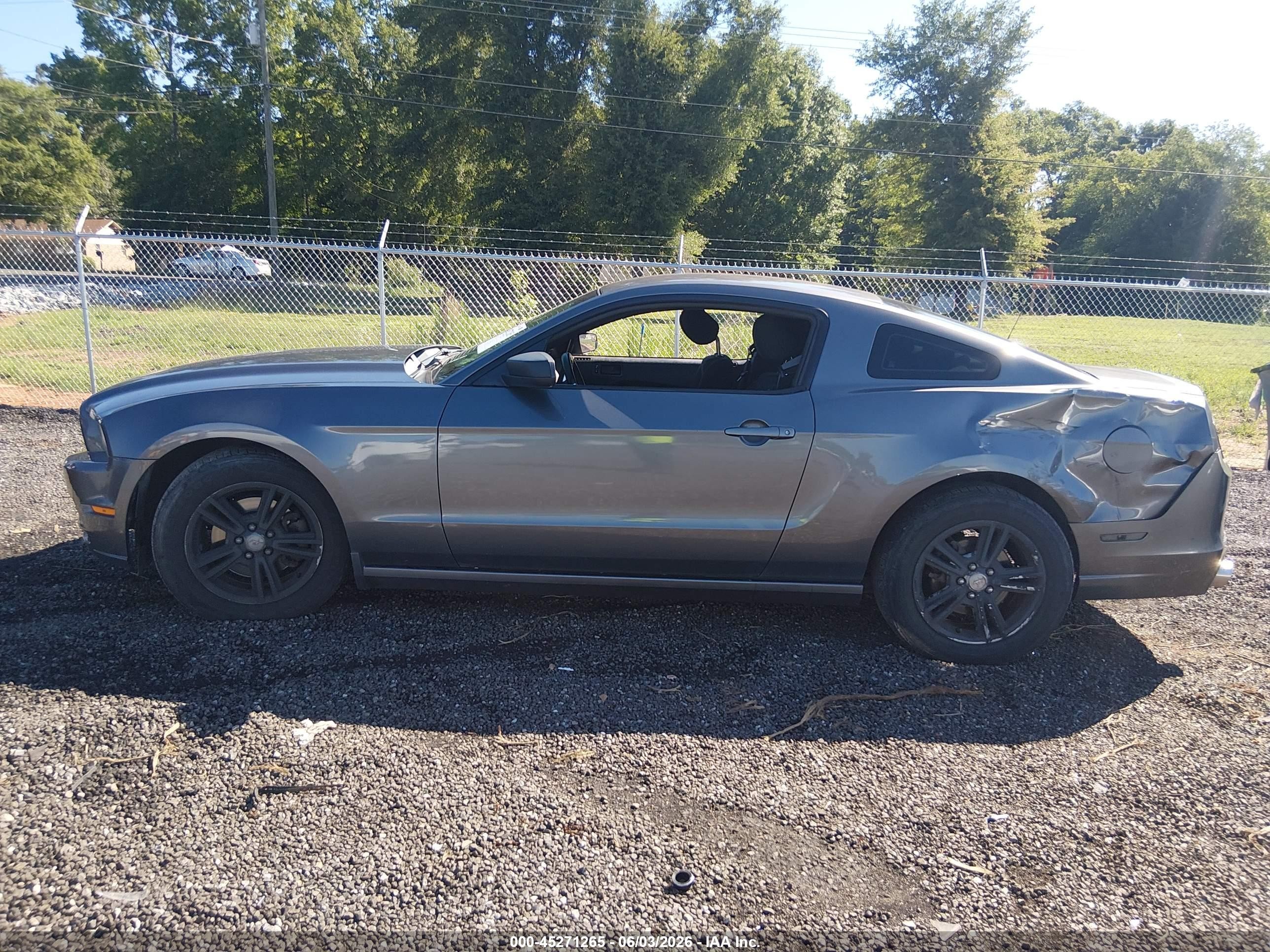 2014 Ford Mustang V6 Gray vin: 1ZVBP8AM8E5207750