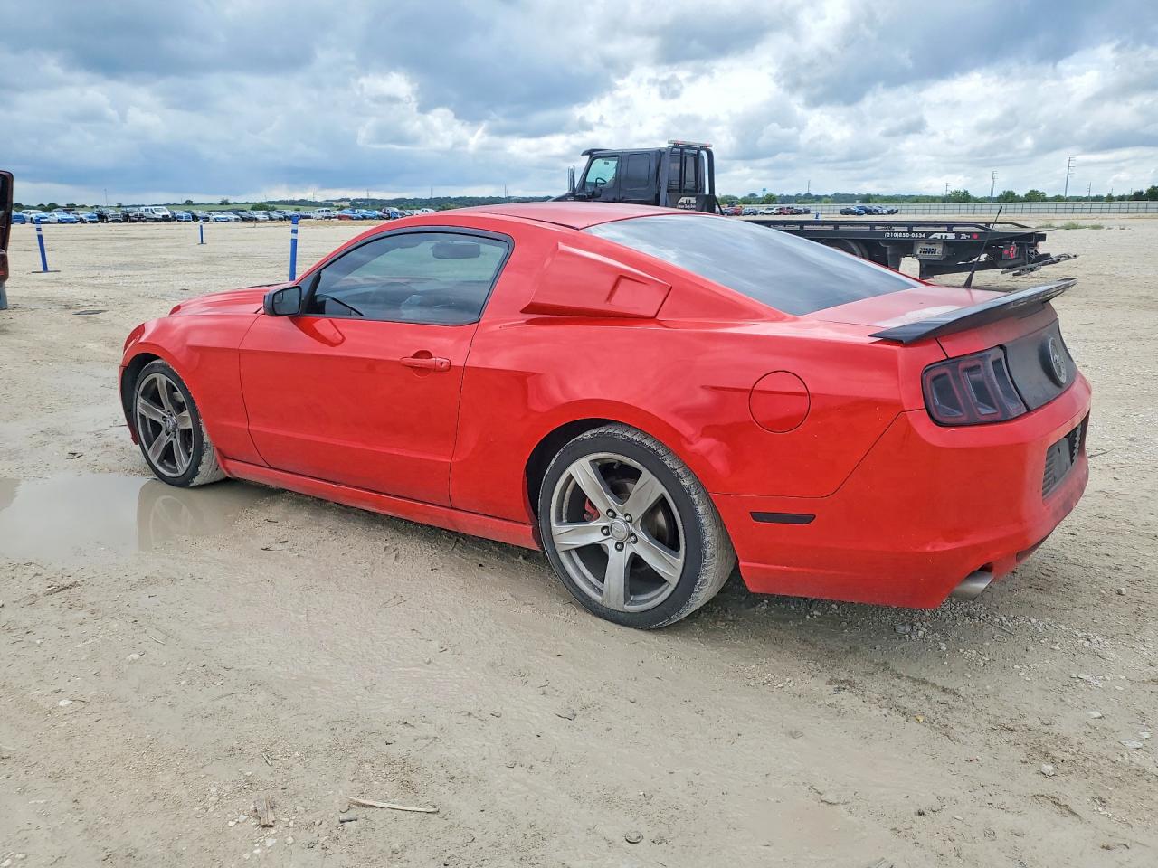 2014 Ford Mustang Red vin: 1ZVBP8AM8E5271433