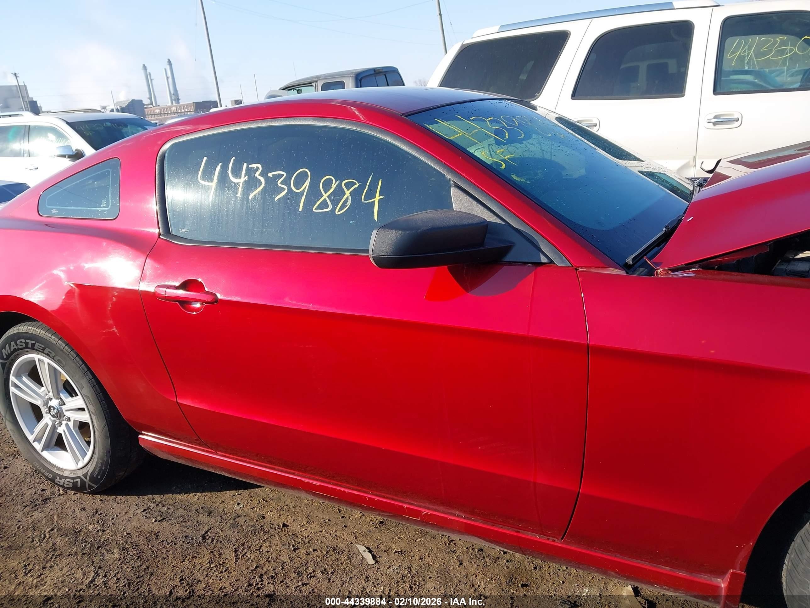 2014 Ford Mustang V6 Red vin: 1ZVBP8AM8E5287437