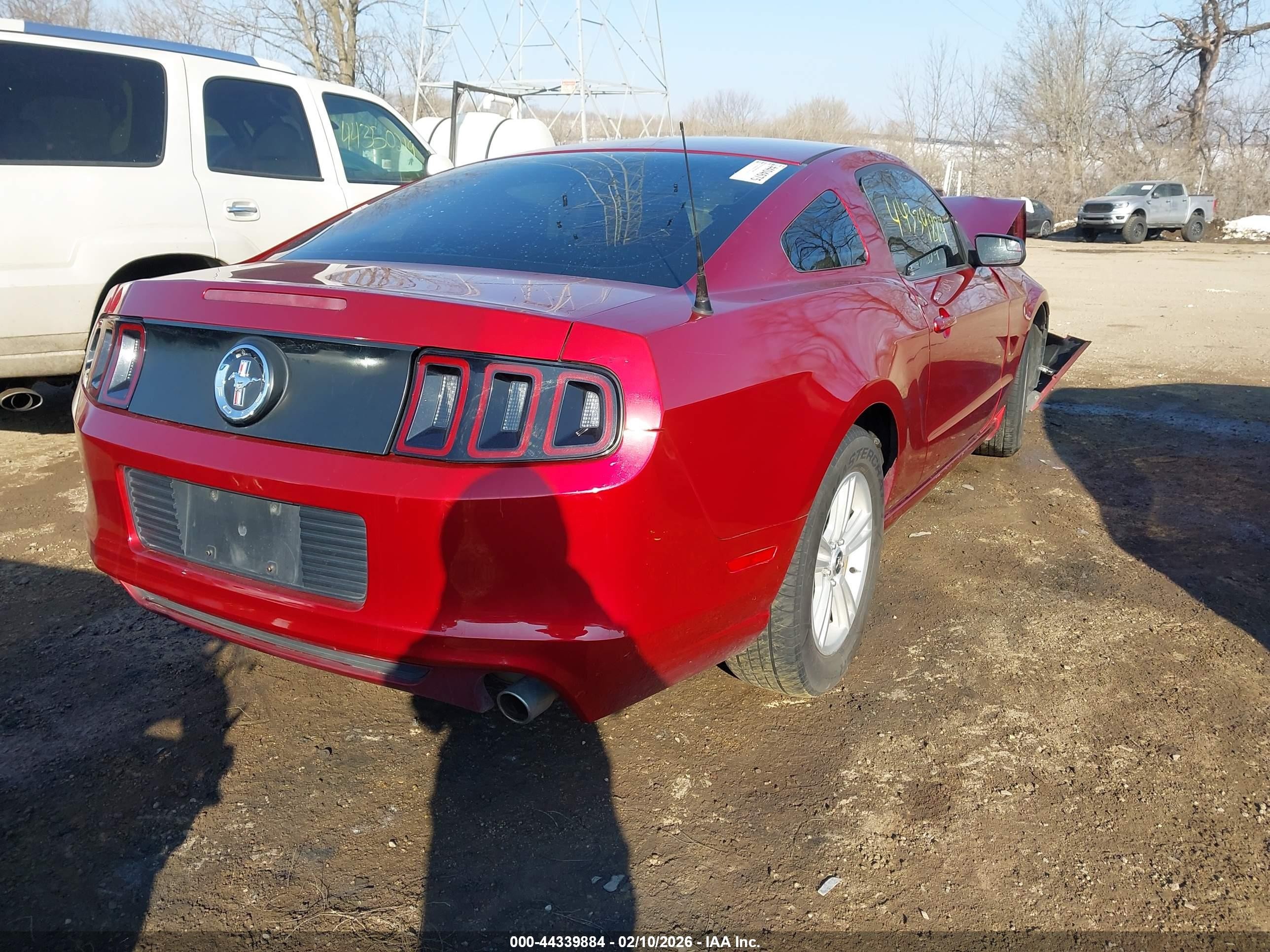 2014 Ford Mustang V6 Red vin: 1ZVBP8AM8E5287437