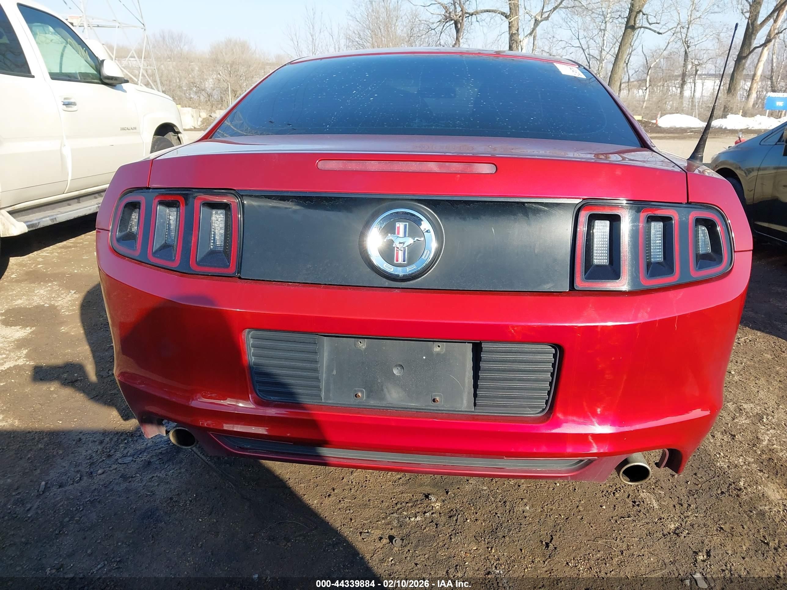 2014 Ford Mustang V6 Red vin: 1ZVBP8AM8E5287437