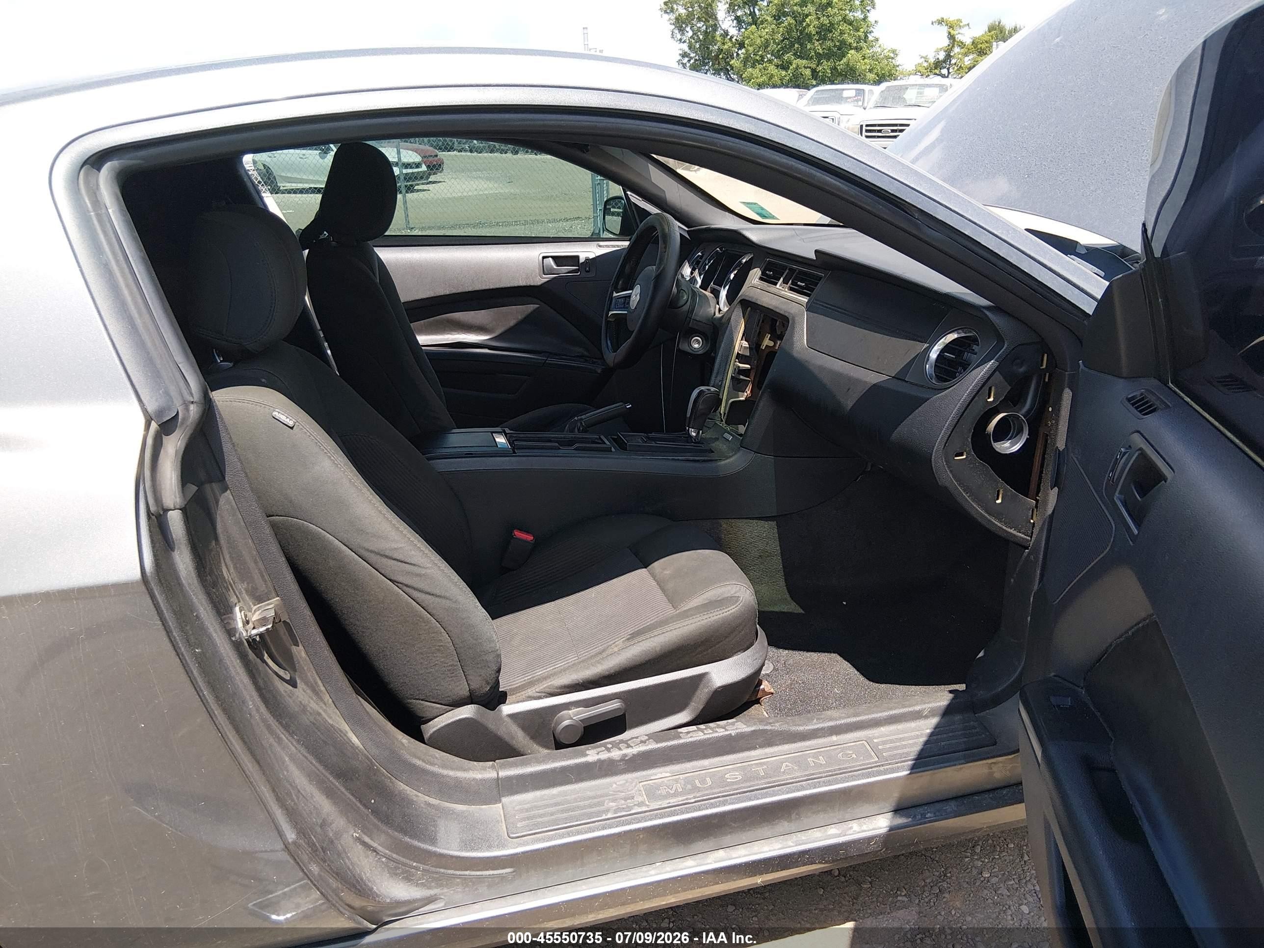 2014 Ford Mustang V6/v6 Premium Gray vin: 1ZVBP8AM8E5288345