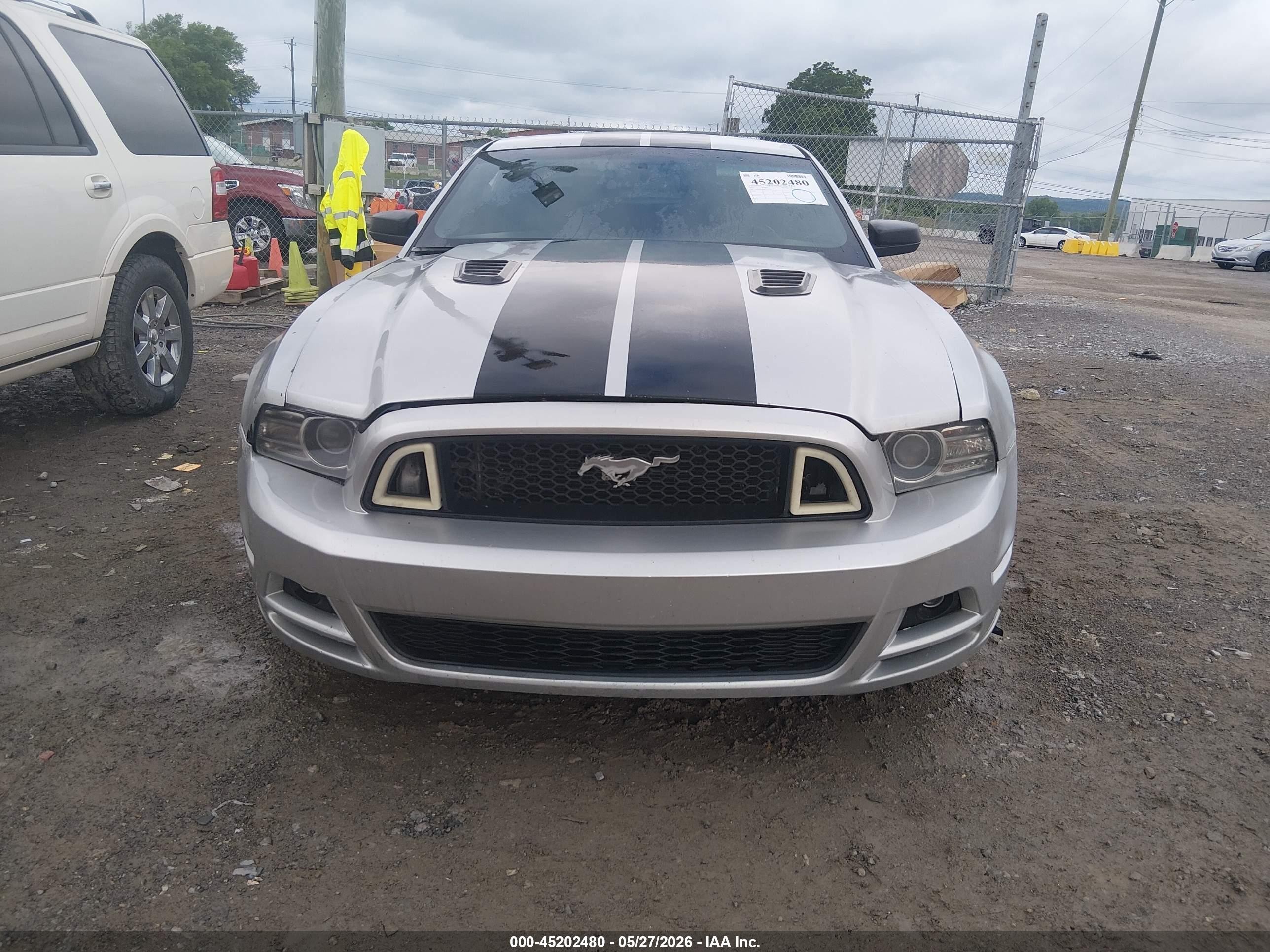 2014 Ford Mustang V6 Серебряный vin: 1ZVBP8AM8E5311574
