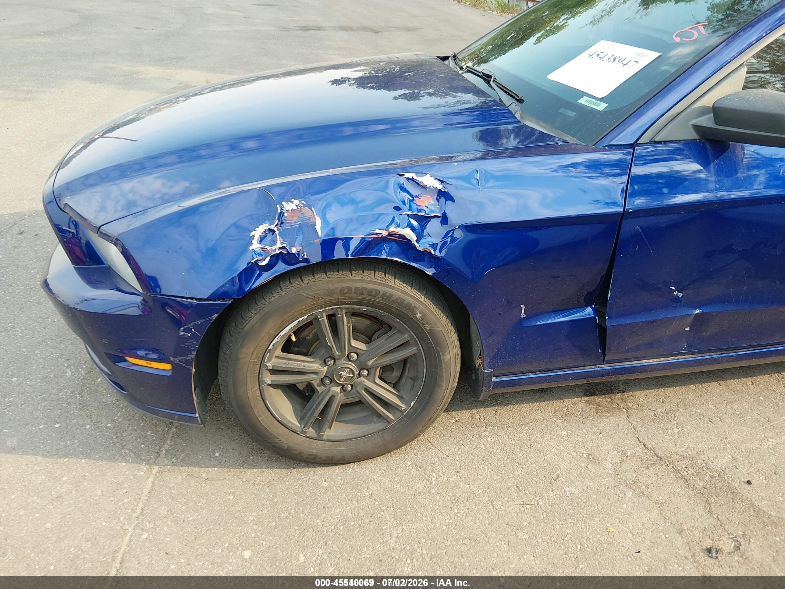2014 Ford Mustang V6 vin: 1ZVBP8AM8E5313731