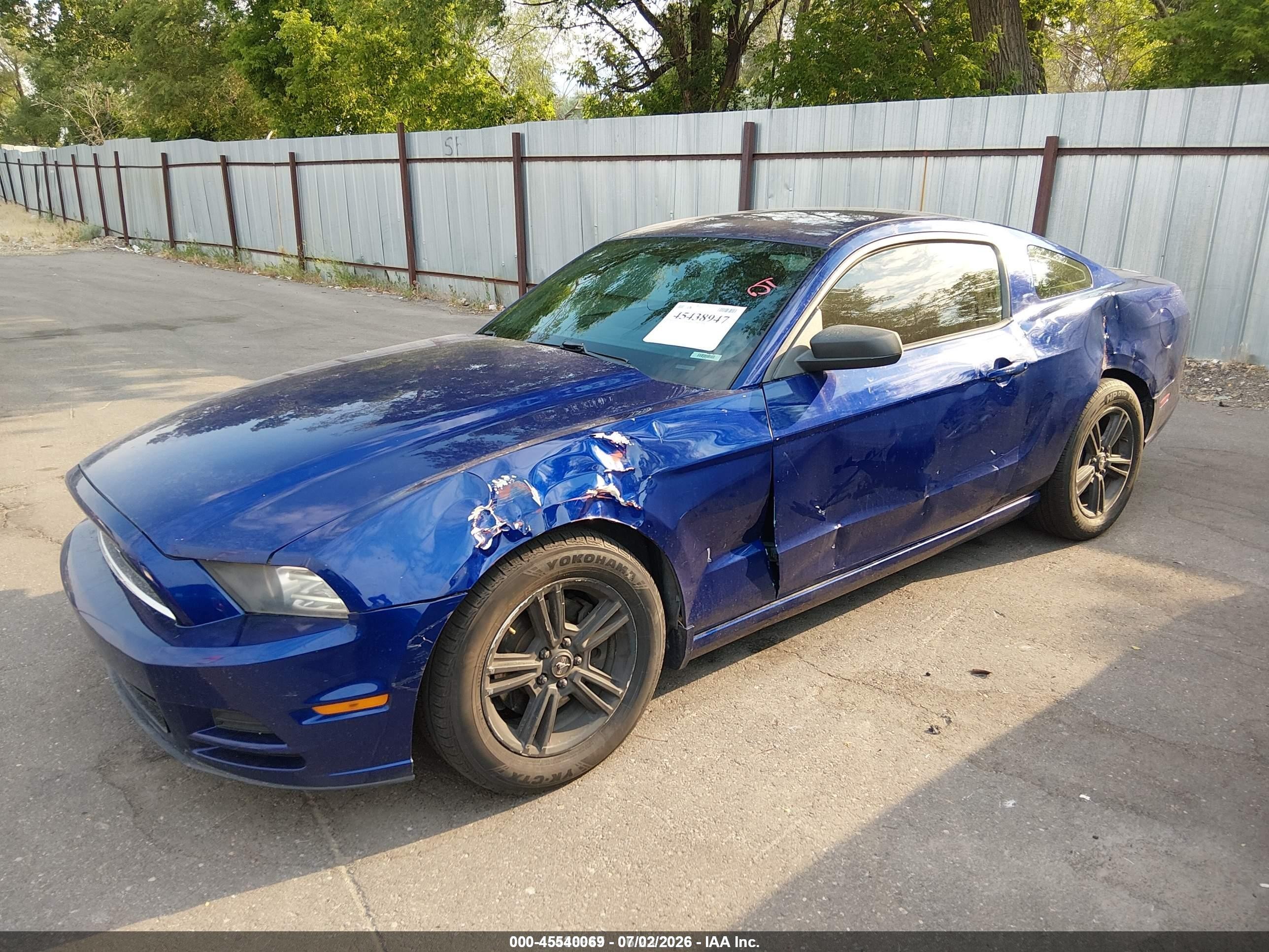 2014 Ford Mustang V6 vin: 1ZVBP8AM8E5313731